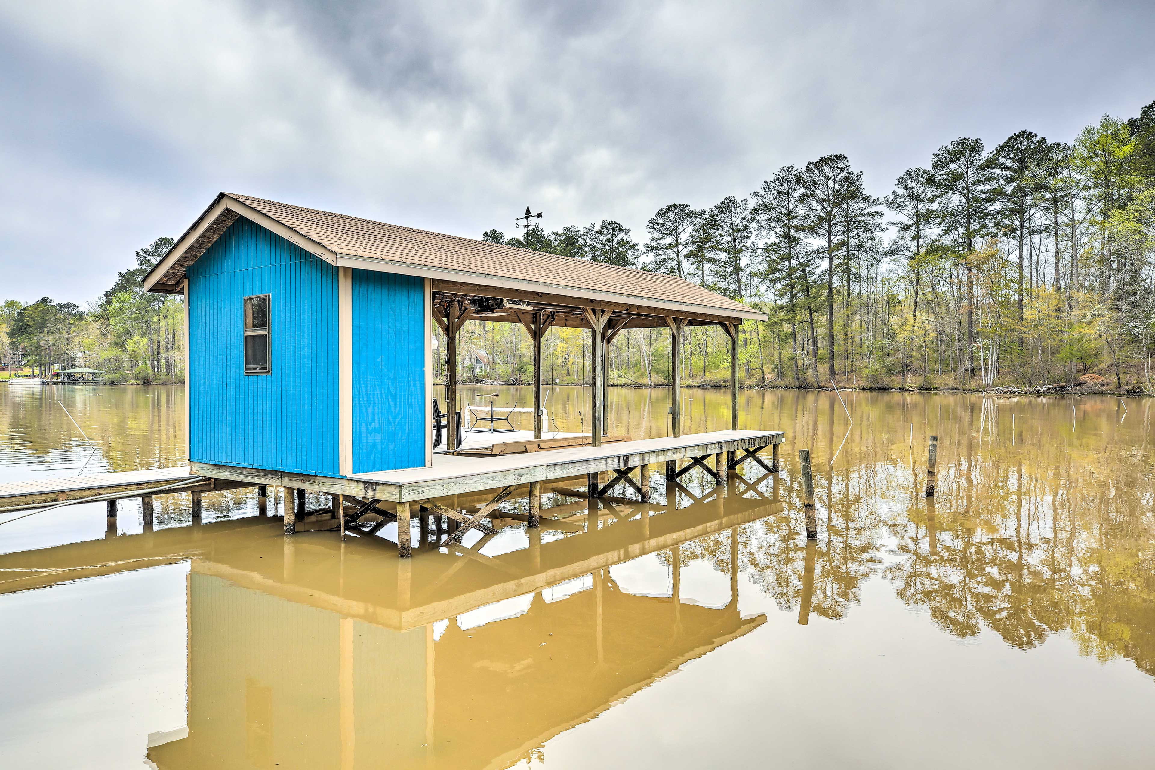 Property Image 1 - ’Liberty Lodge’: Lakefront Cottage w/ Porch & Dock