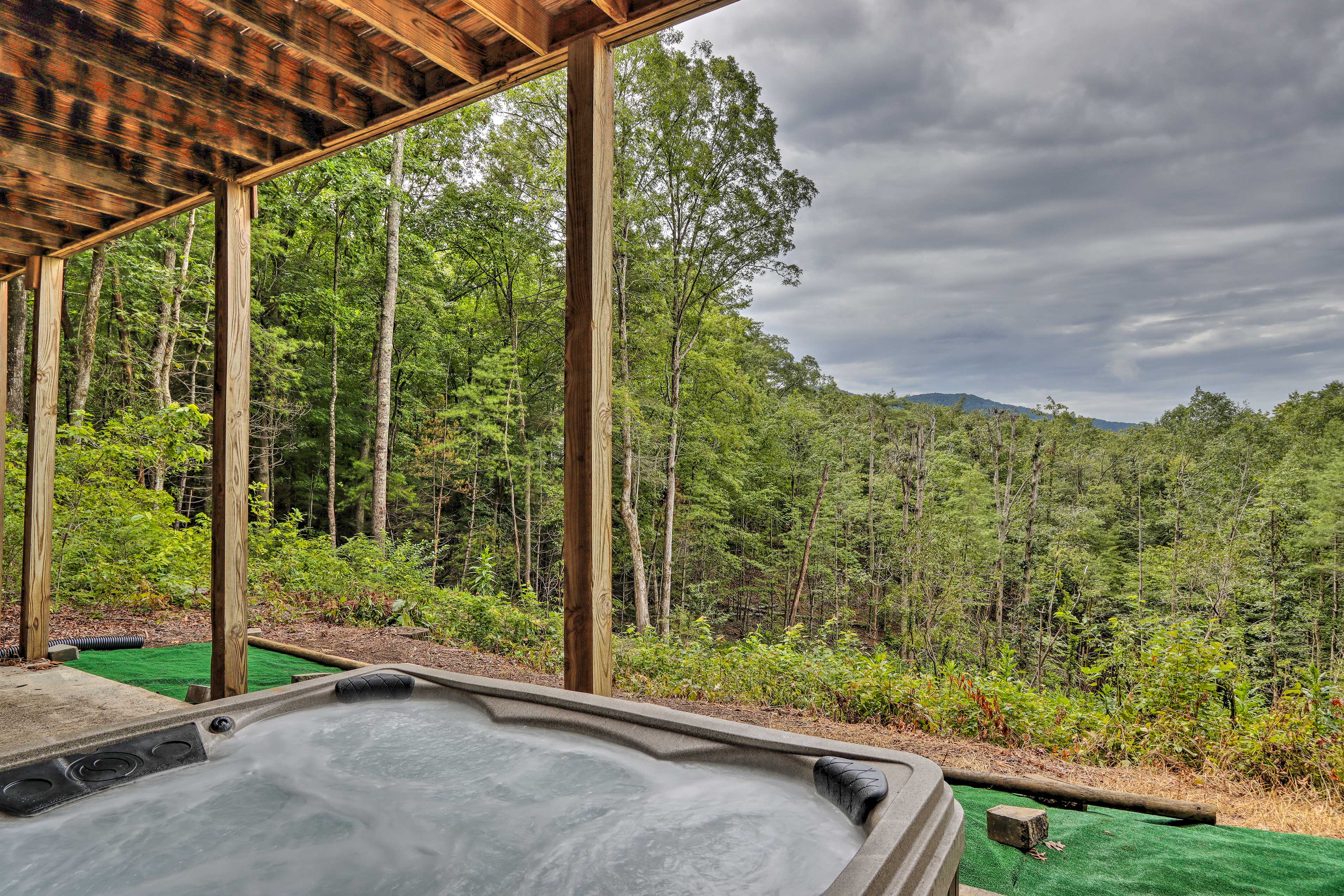 Property Image 2 - Cozy Cherry Log Cabin ~ 10 Mi to Mercier Orchards