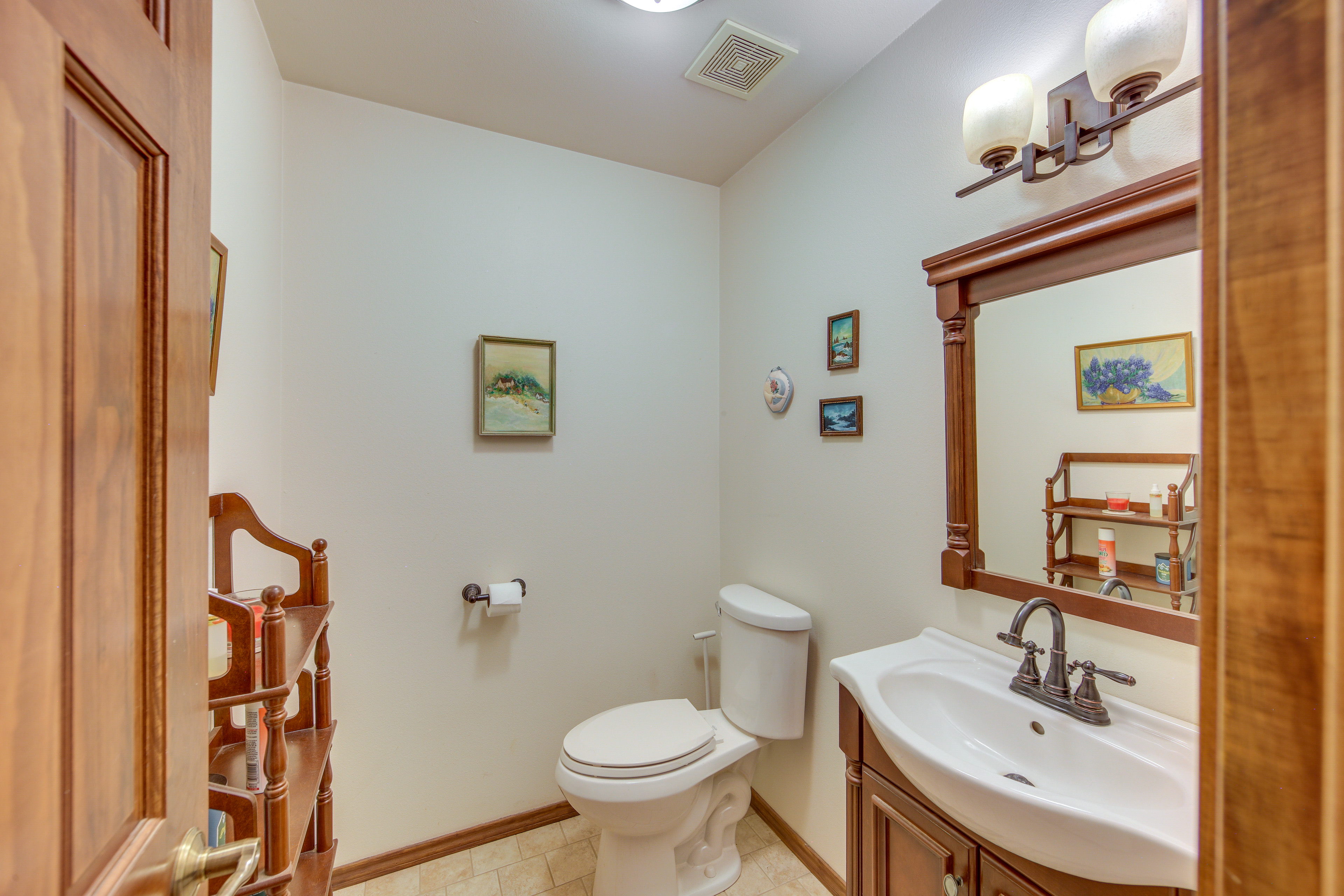 Dog-Friendly Wills Point Home w/ Grill on 10 Acres