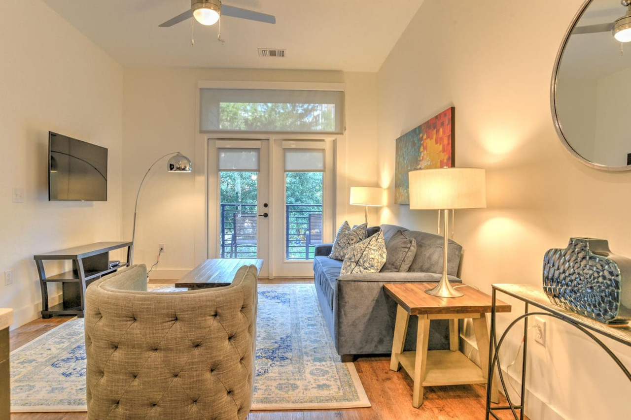 Property Image 1 - Warm and Inviting 1BR 1BA Condo