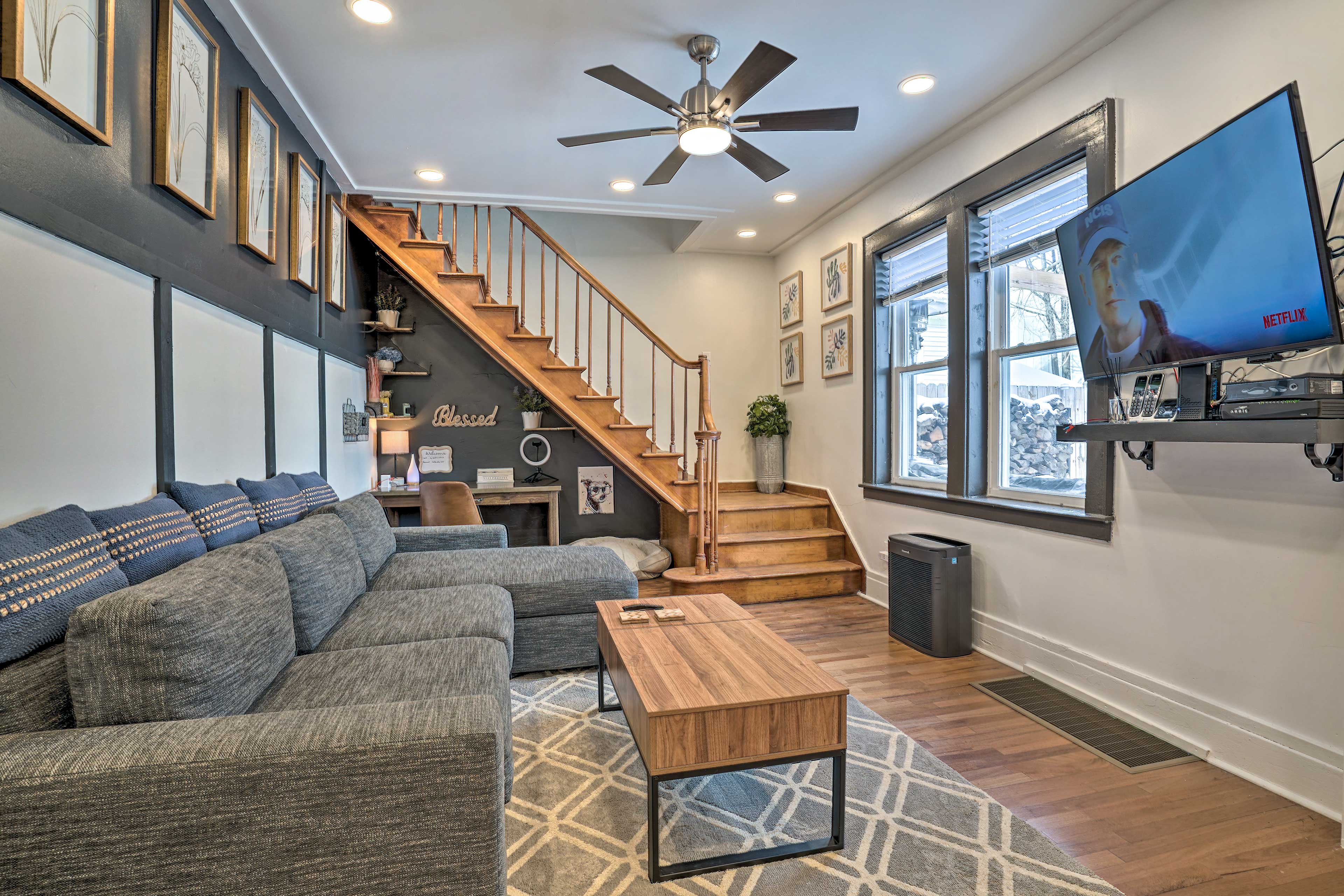 Charming Syracuse Apt w/ Private Deck & Fire Pit! - Home Rental in Syracuse - Penthouse Apartment With Private Fire Pit
