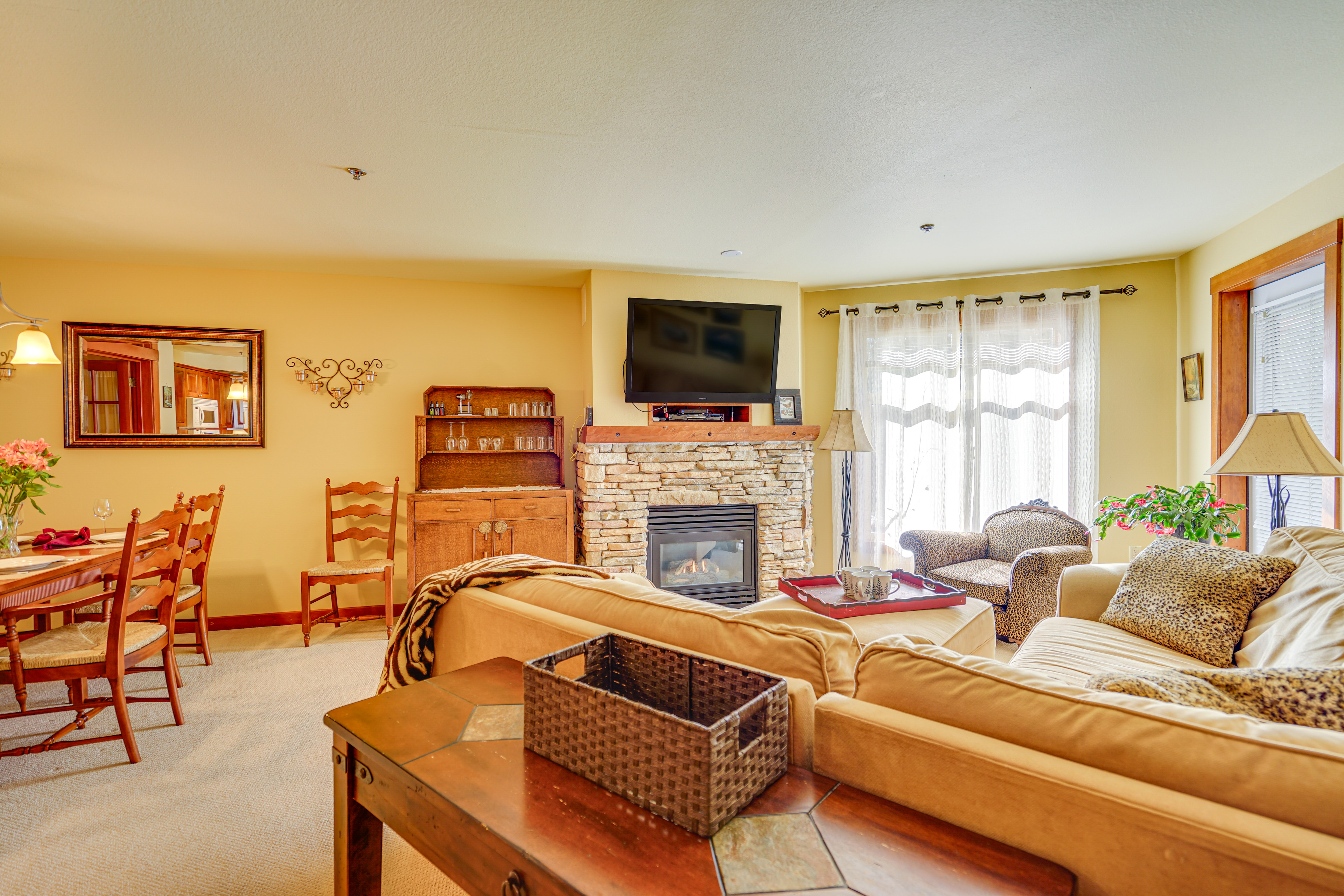 Property Image 1 - Ski-In/Ski-Out Brighton Condo w/ Pool & Hot Tub