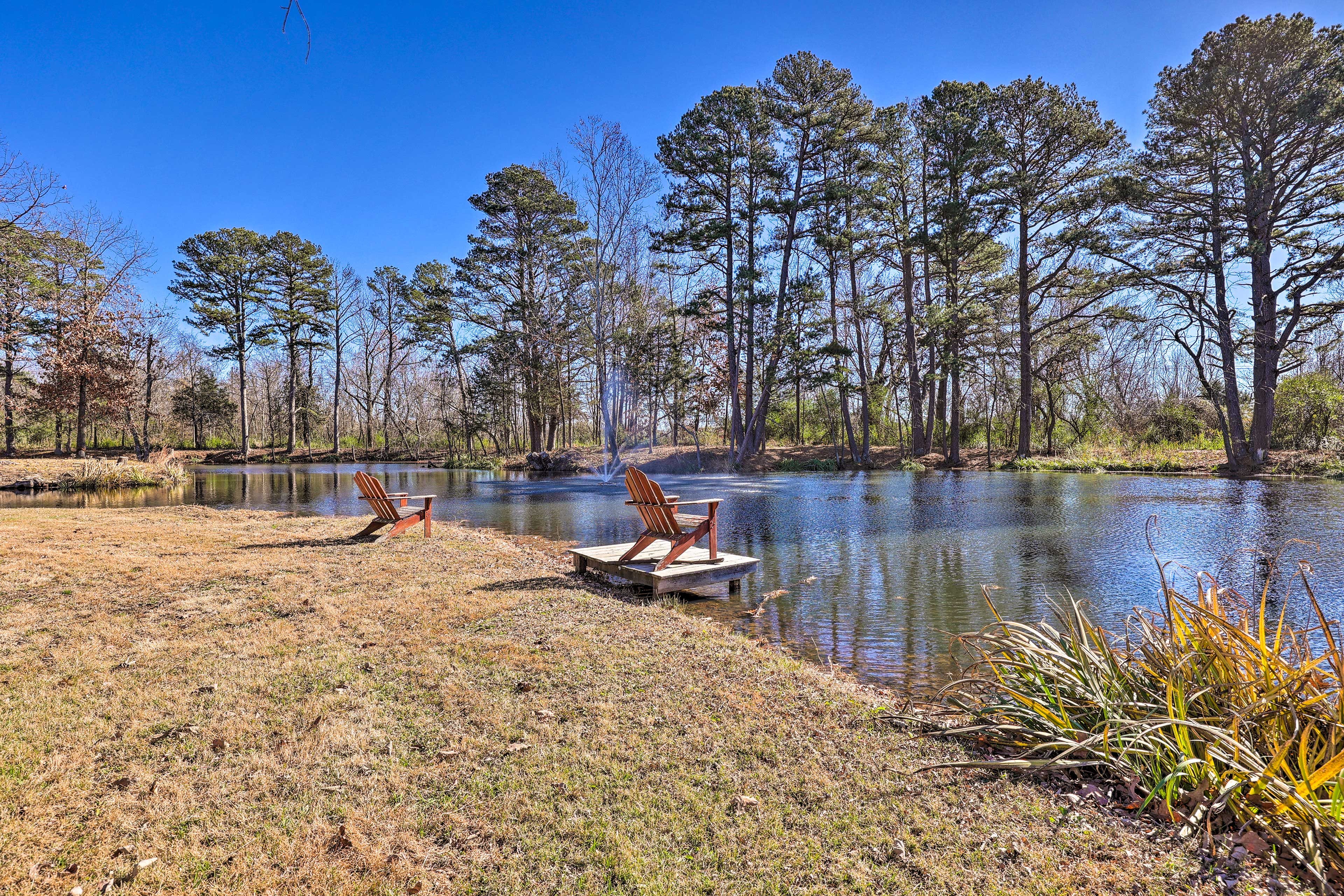 Stunning Rogers Villa w/ Pond ~ 7 Mi to Lake