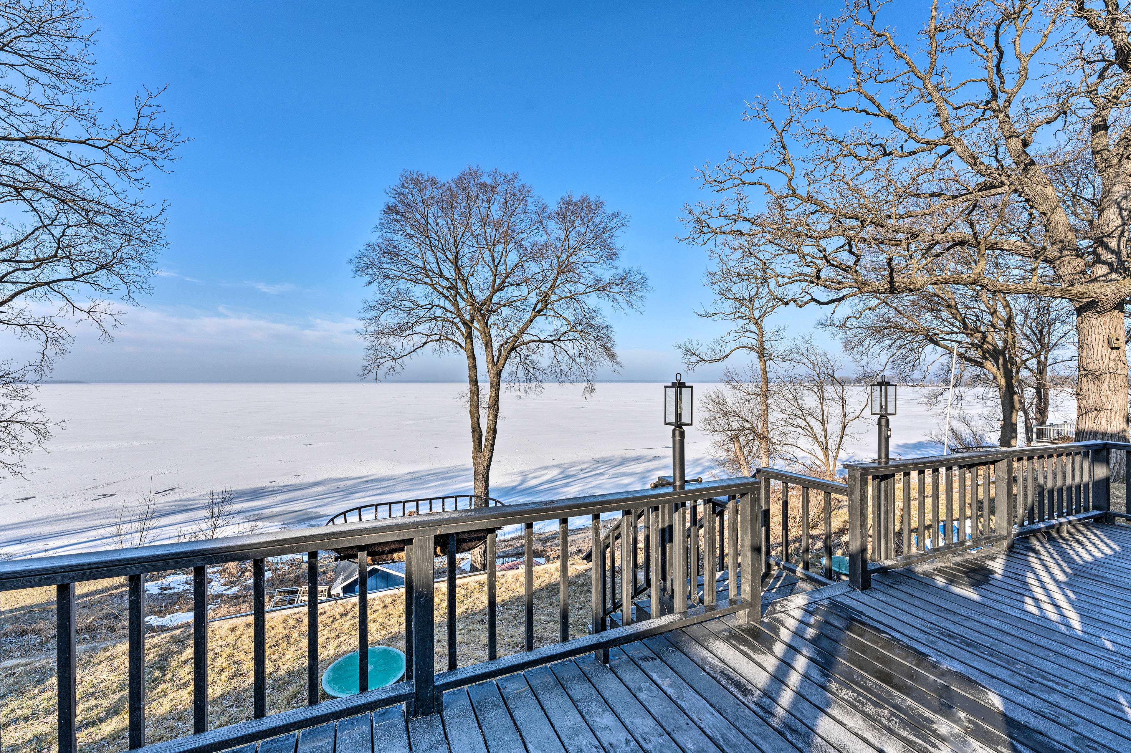 Property Image 2 - Lakefront Home w/ Gorgeous Sunsets, Kayaks, & Pier