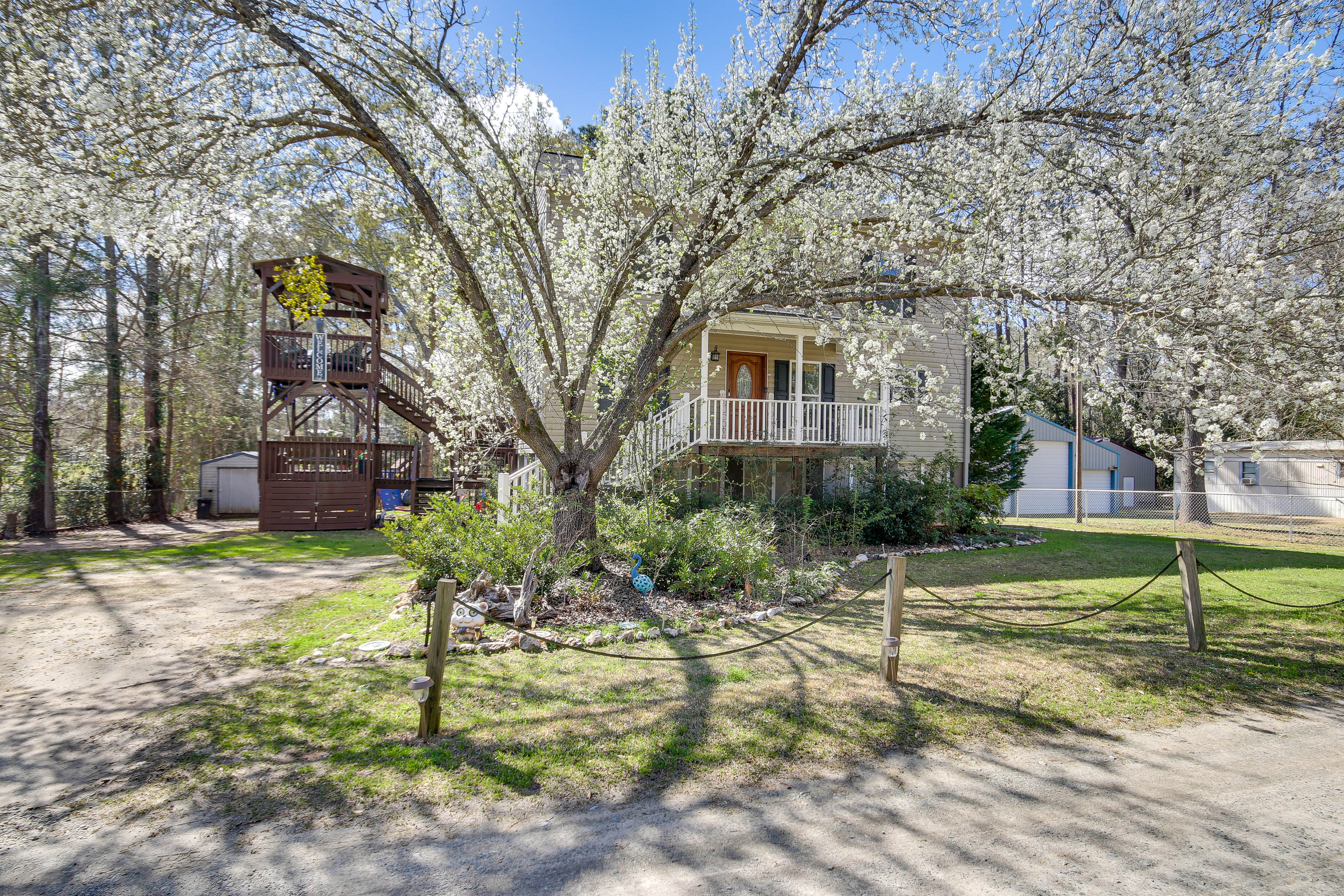 Property Image 2 - Pet-Friendly Lakehouse: View Tower + Fire Pit!