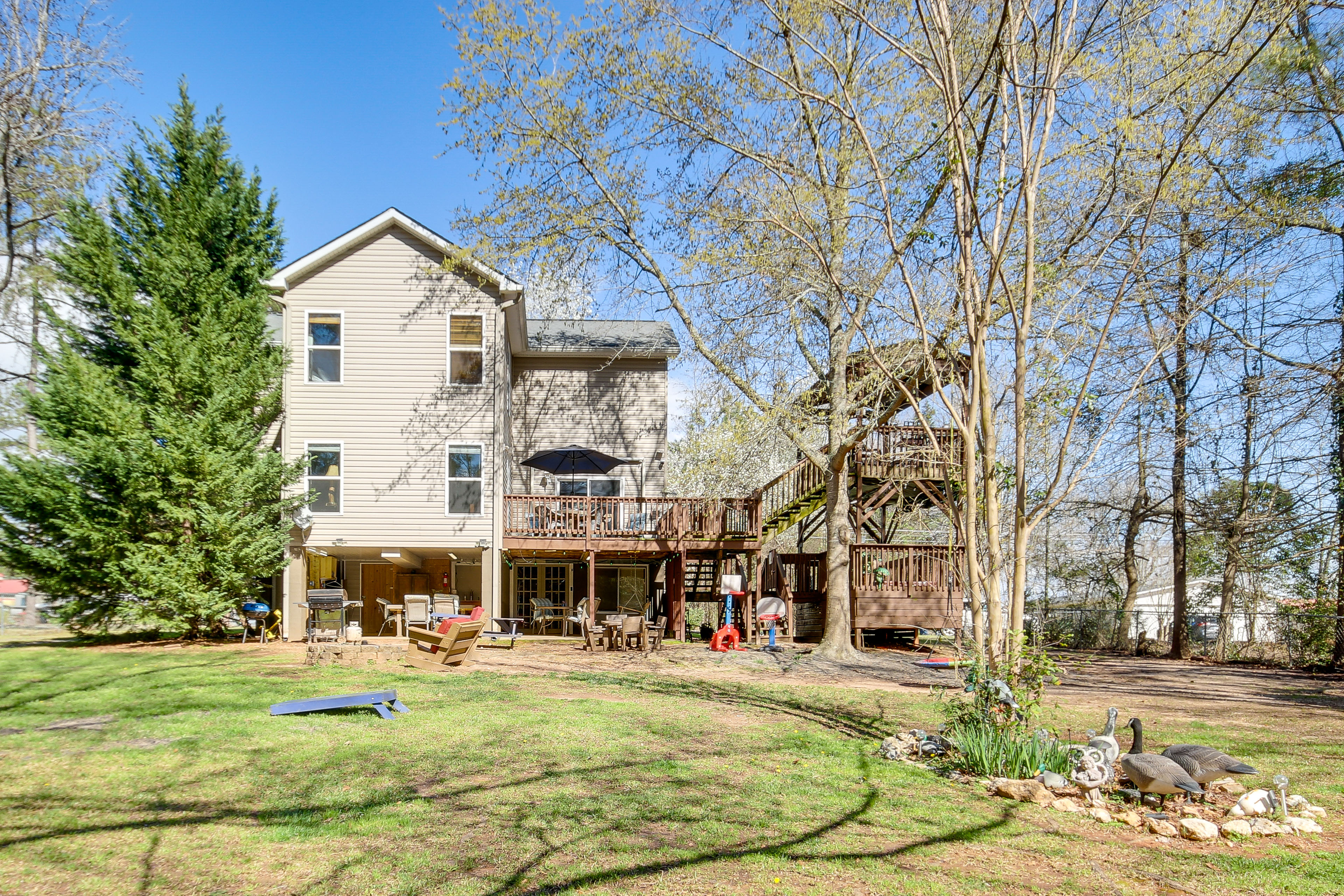 Property Image 2 - Pet-Friendly Lakehouse: View Tower + Fire Pit!