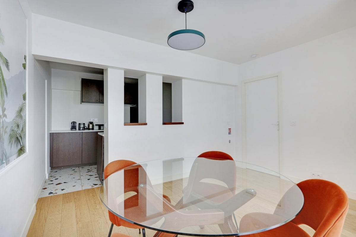 Property Image 2 - A Cosy 1-BR/1BA w/ Parking in Beaugrenelle