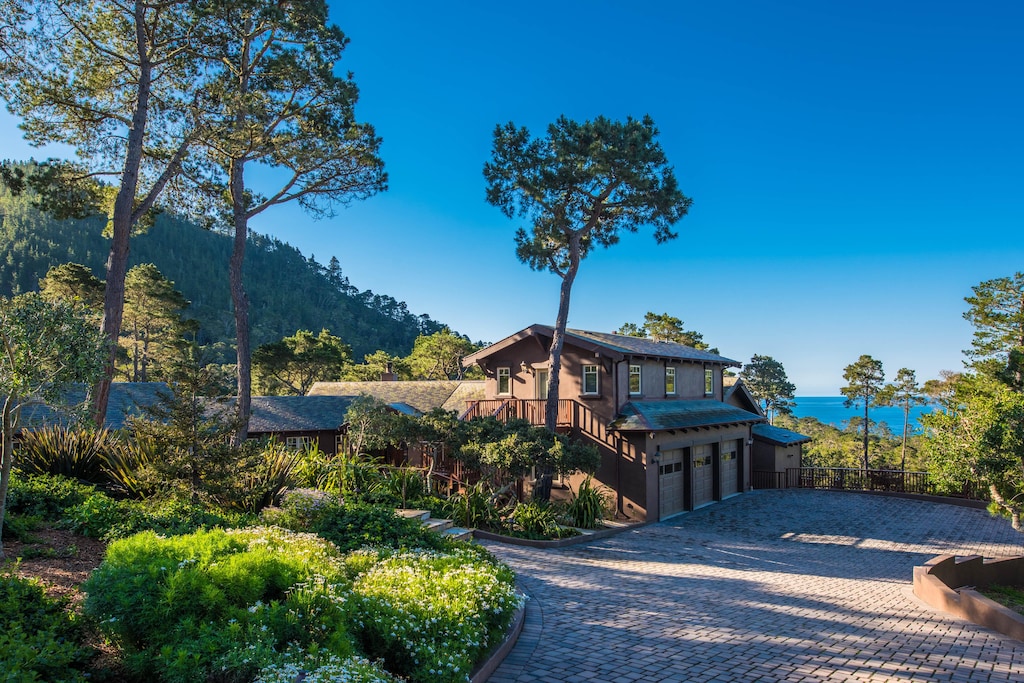 Welcome to "Pacific's Edge Sanctuary"! 