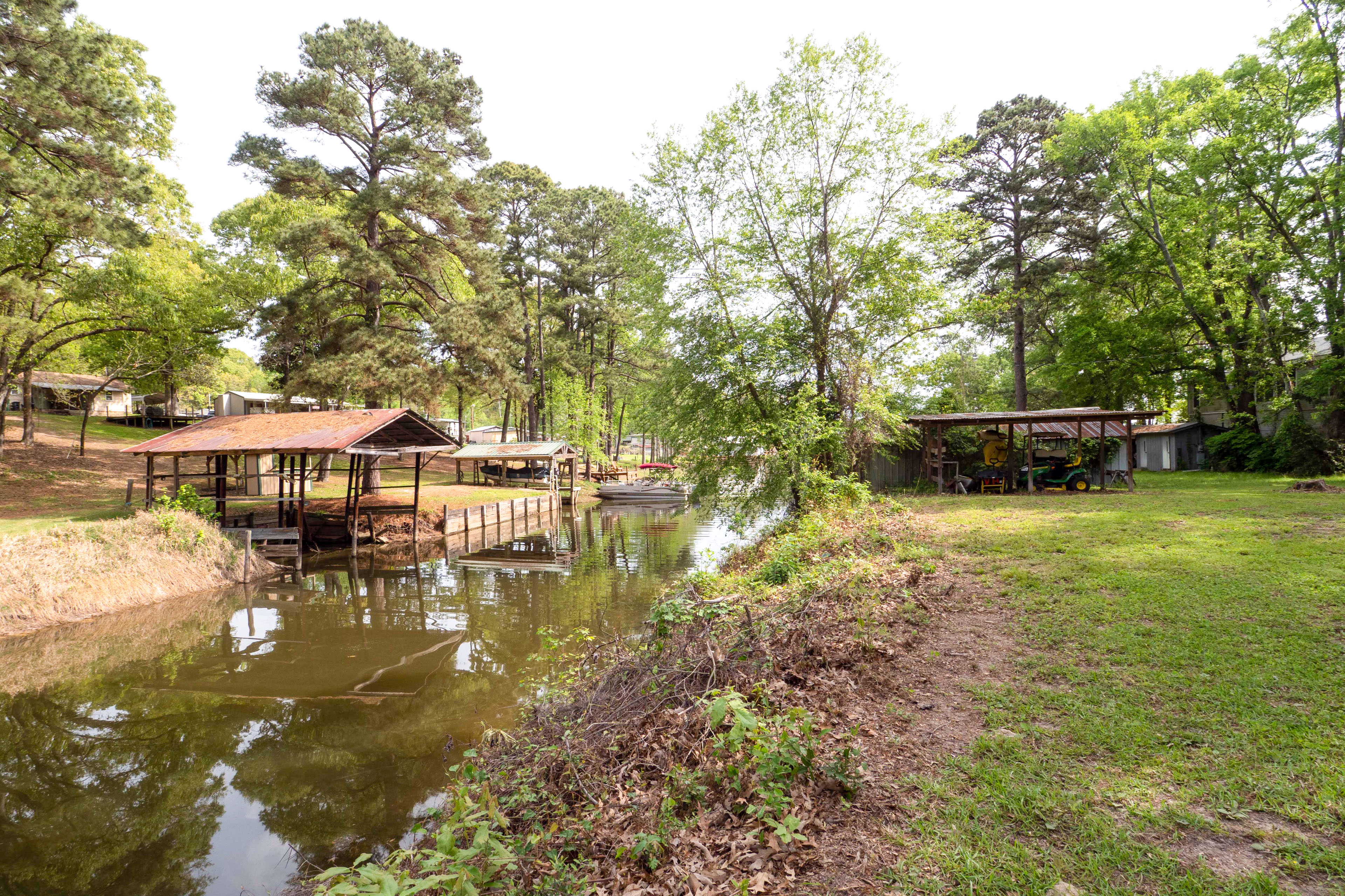 Property Image 2 - Lakefront Many Vacation Home w/ Kayaks!