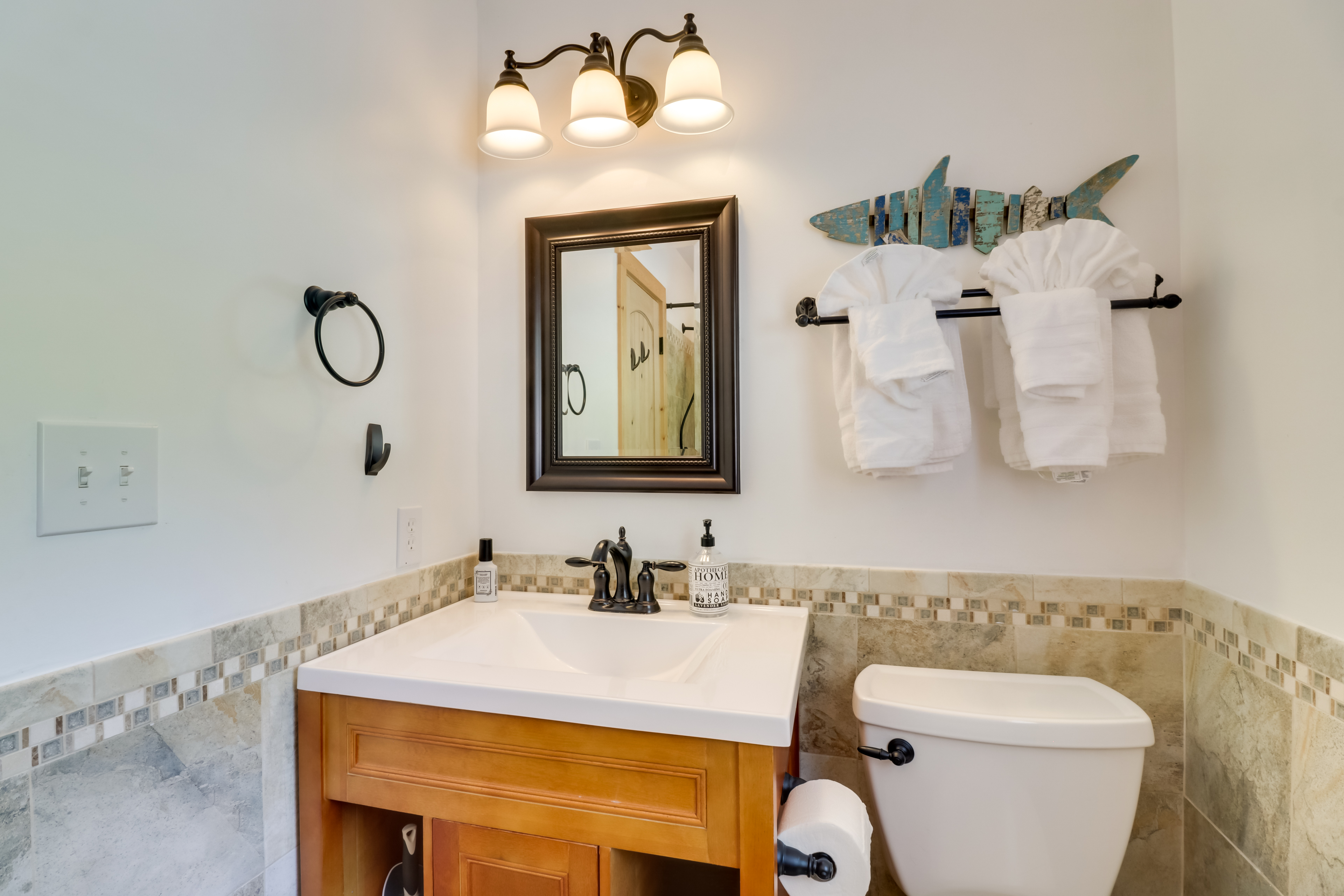 Waterfront Home on Lake Anna: Autumn Escape!