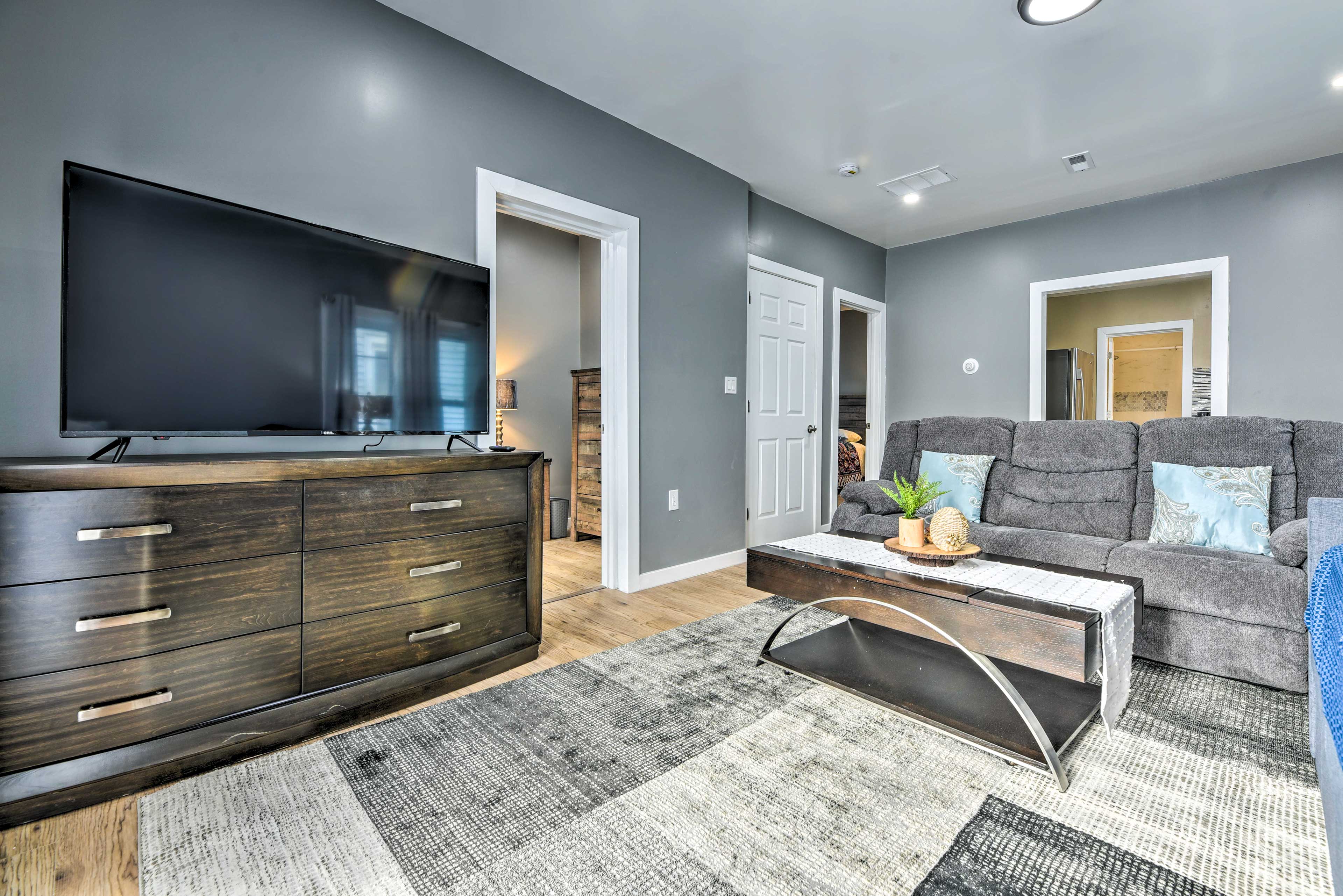 PetFriendly Apt 20 Mi to Niagara Falls Home Rental in Buffalo