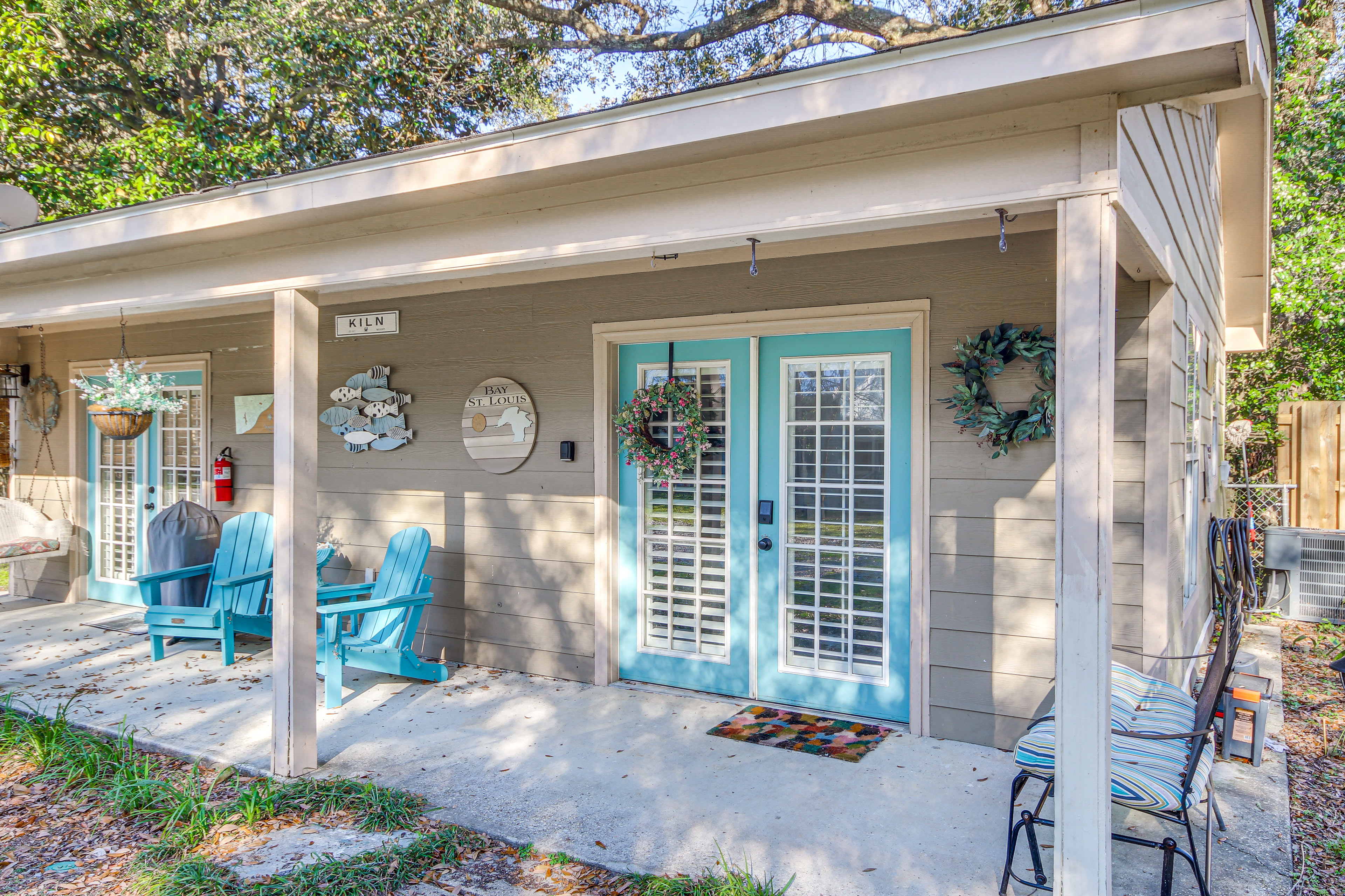 Waveland Retreat w/ Yard: Walkable Location