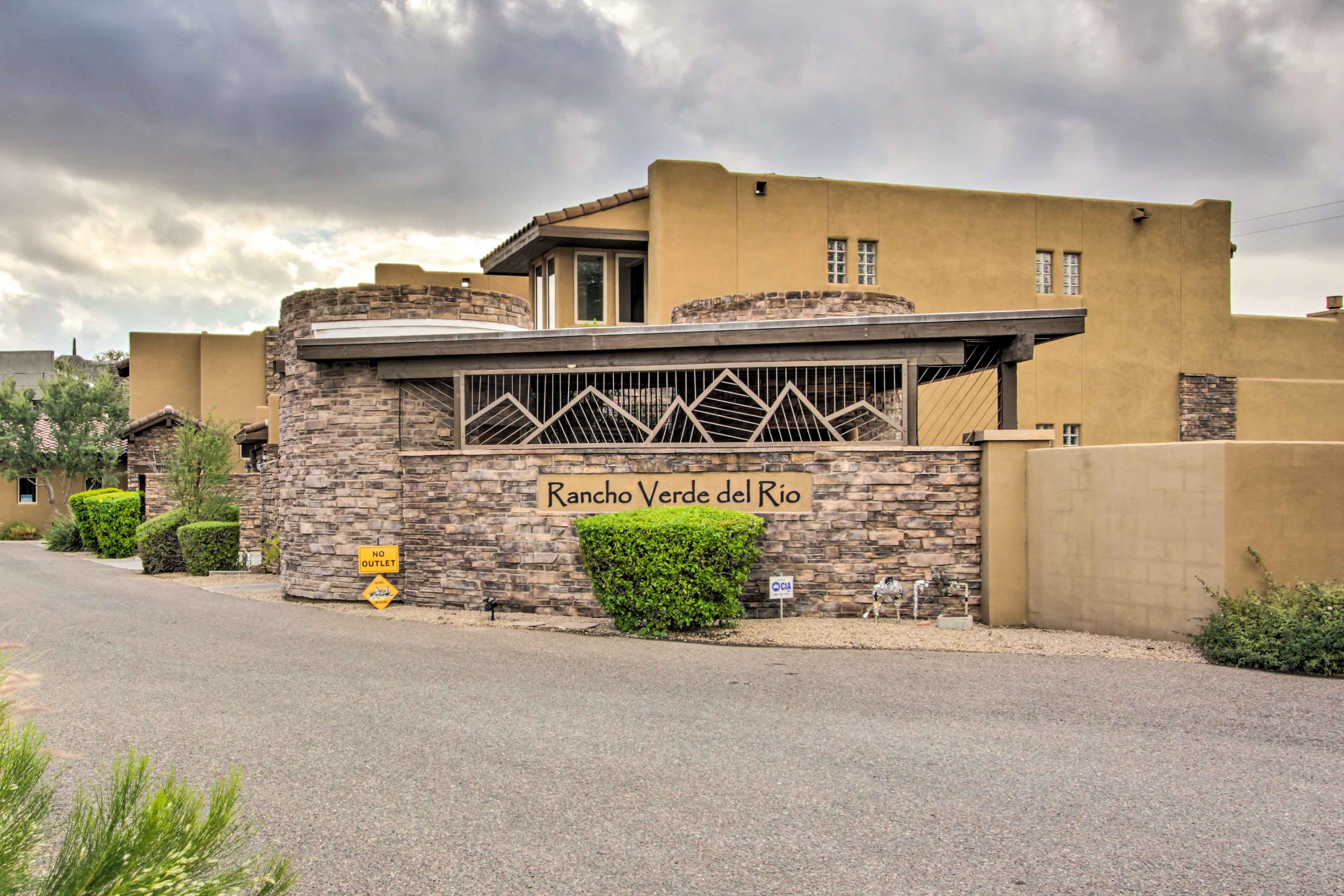 Walkable Cave Creek Townhome w/ Private Patio!