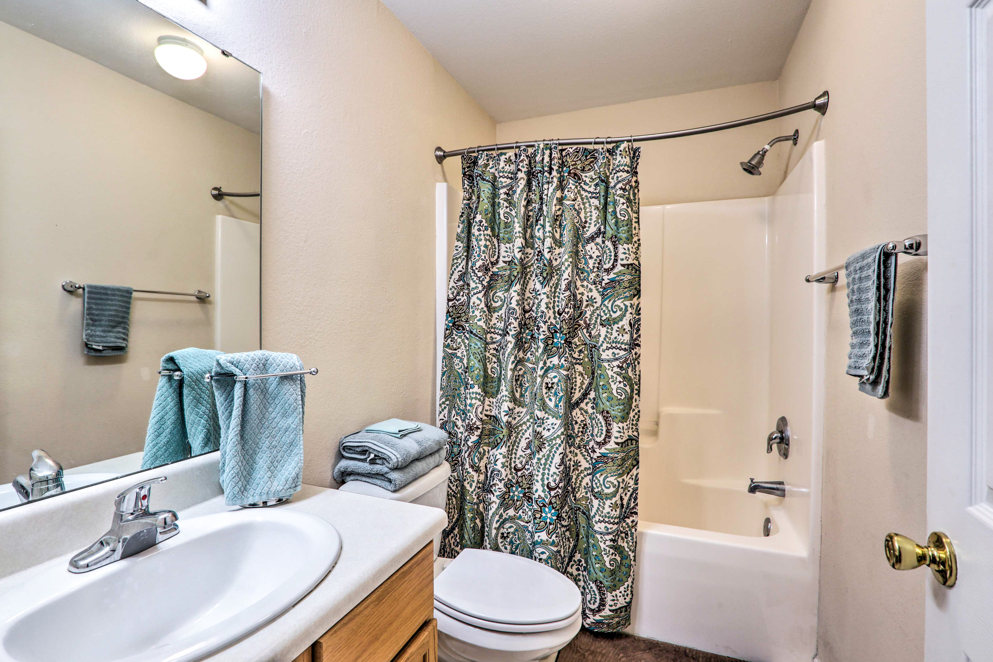 Tallahassee Townhome 4 Mi to College Town!