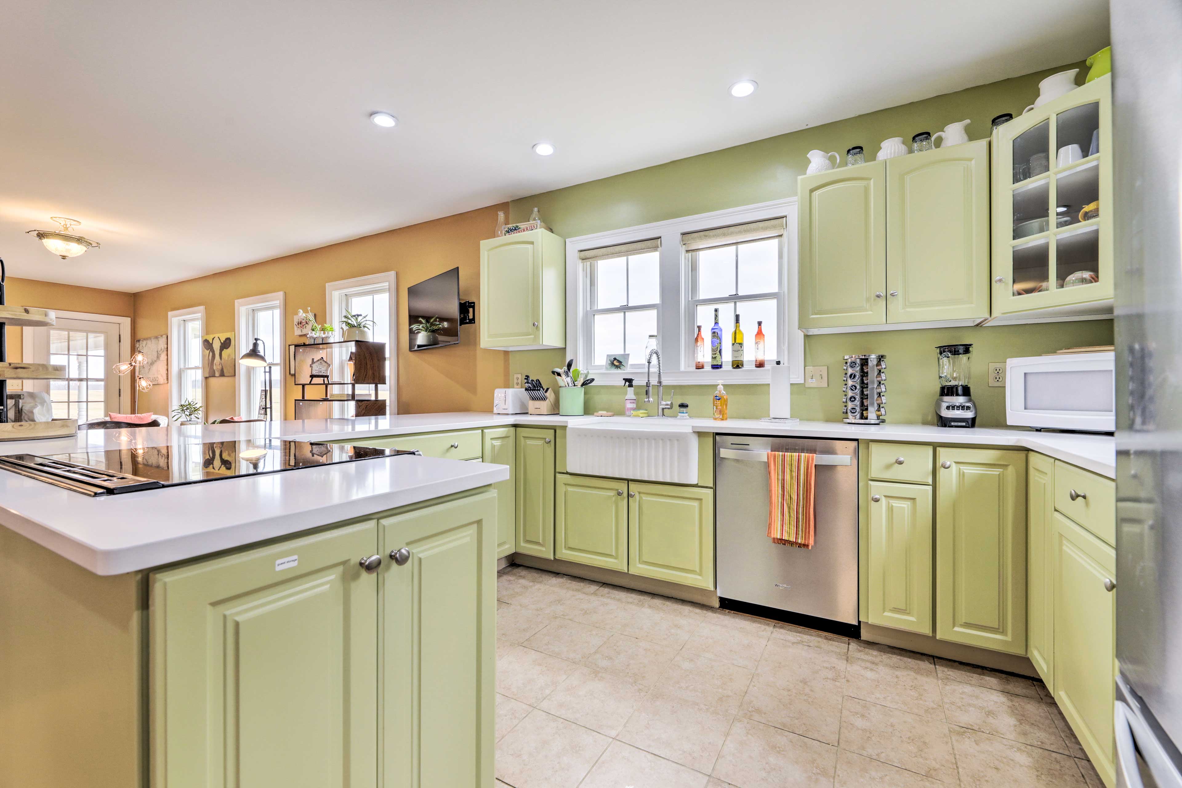 Lebanon Farmhouse 29 Mi to Ocean Beach Park! Home Rental in Lebanon