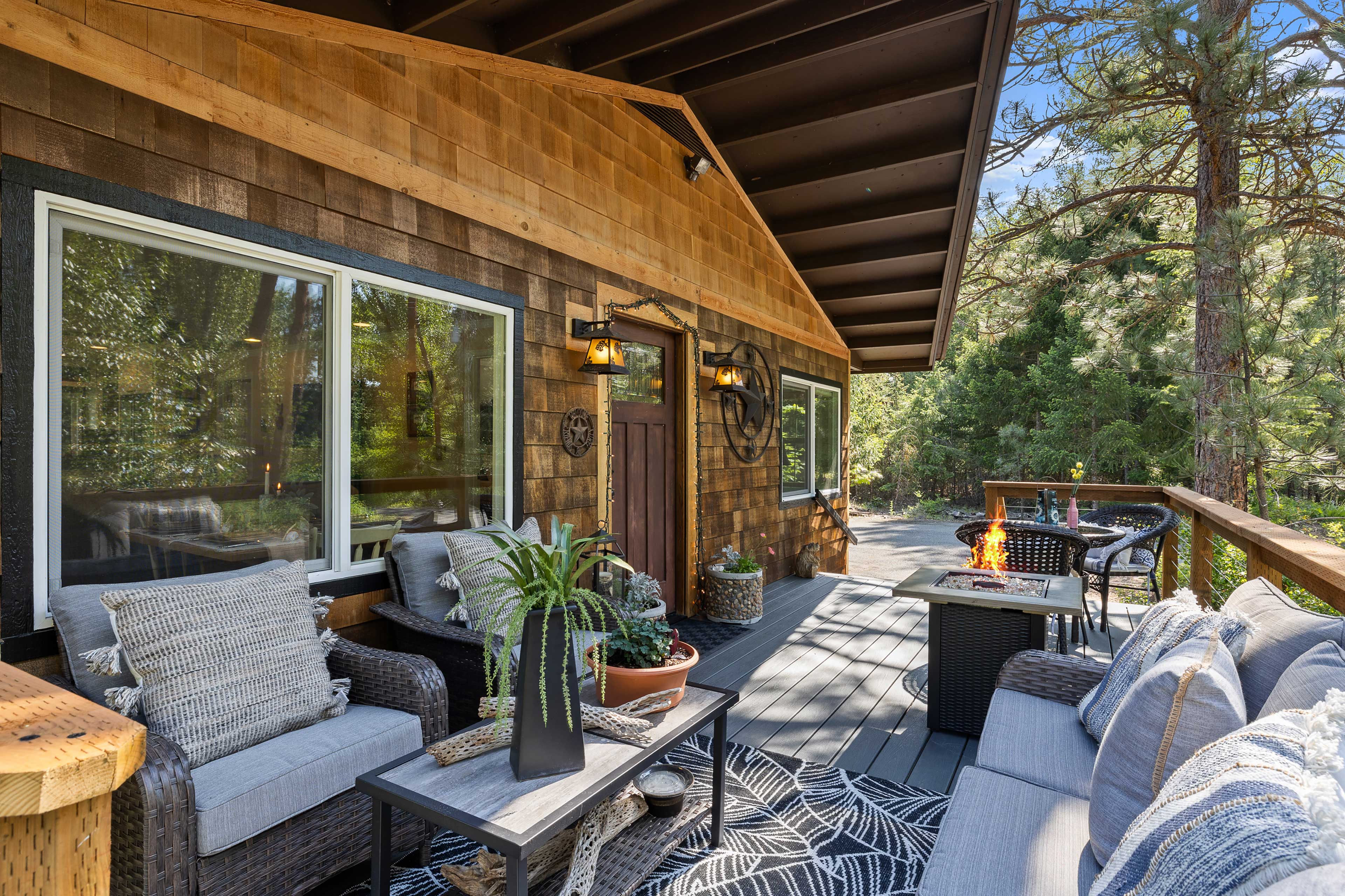 Cle Elum House Mountain Views & River Access Home Rental in Cle Elum