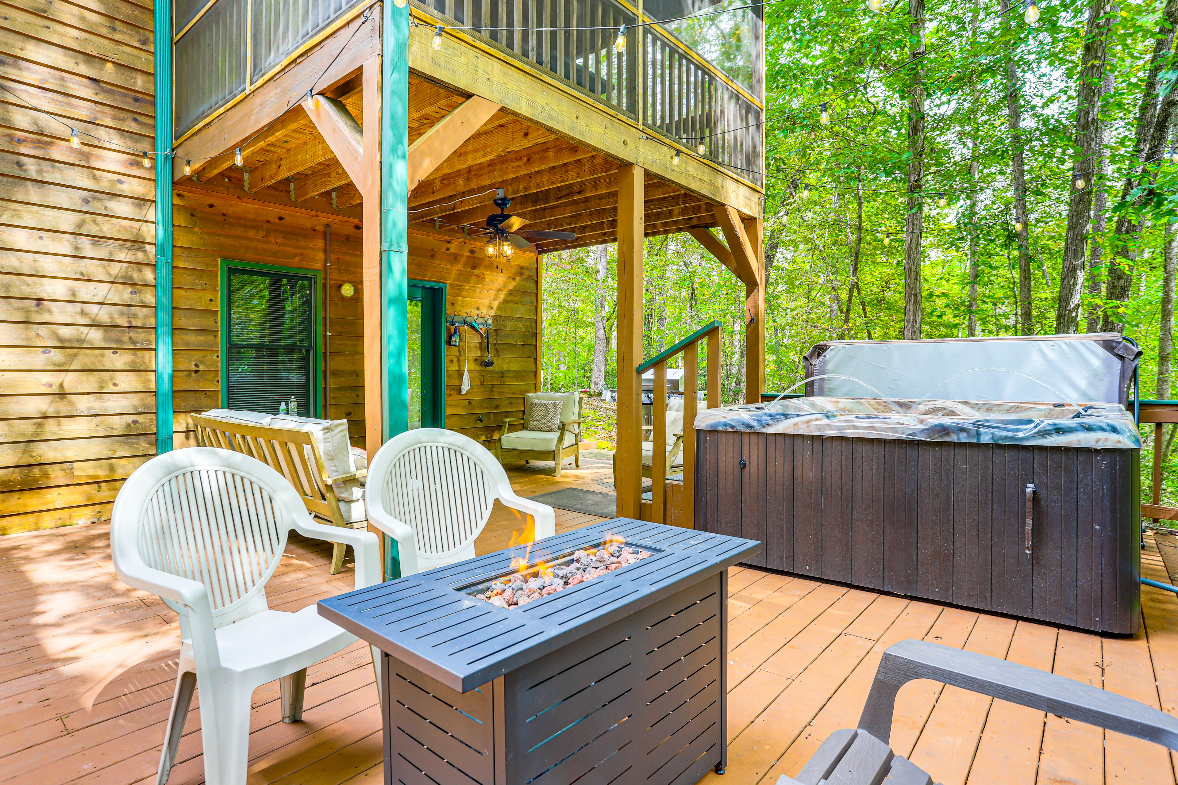 Property Image 2 - Dahlonega Cabin w/ Hot Tub, 4 Mi to Downtown!