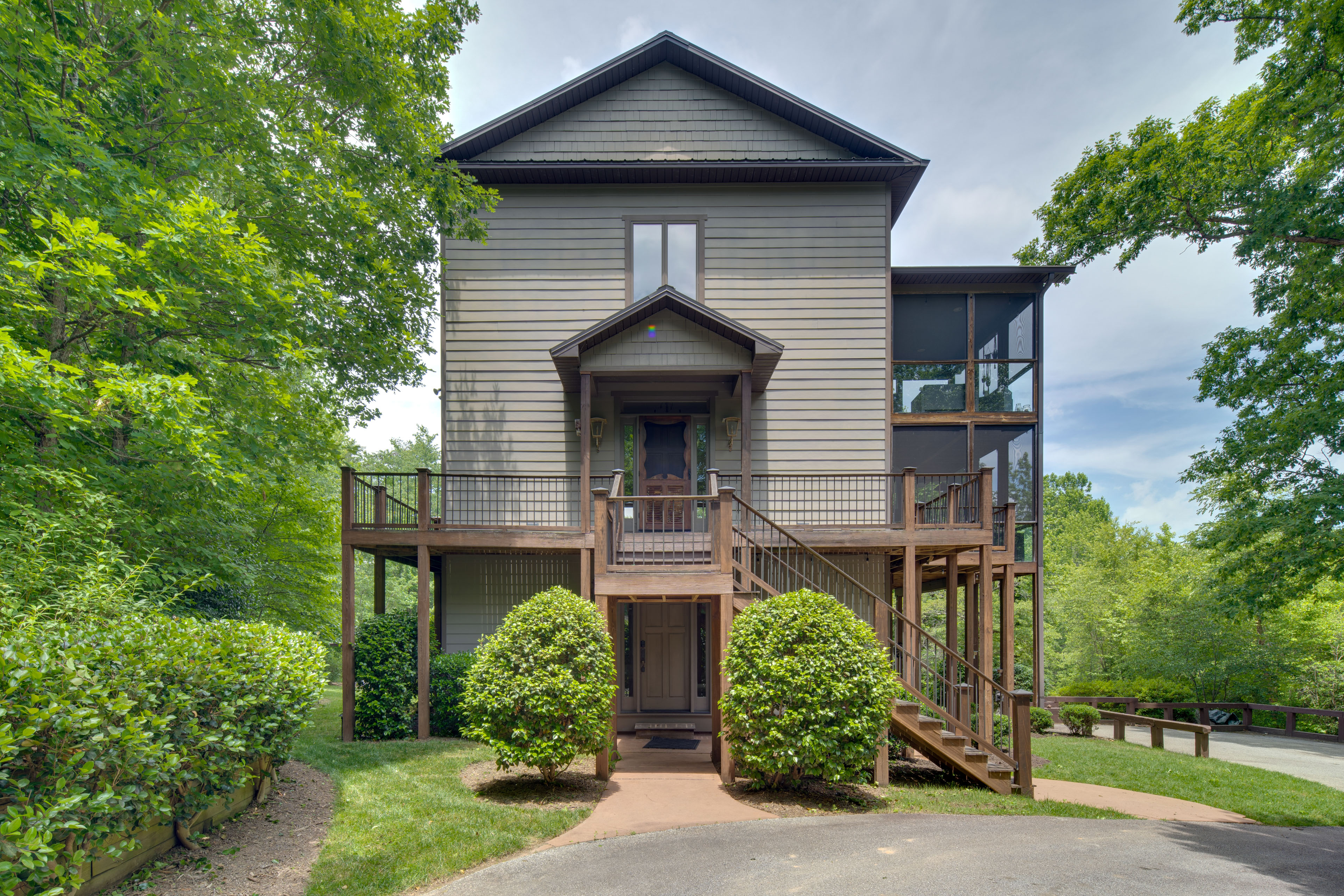 Property Image 2 - Landrum ’Treehouse’ - Hot Tub & Trail Access!