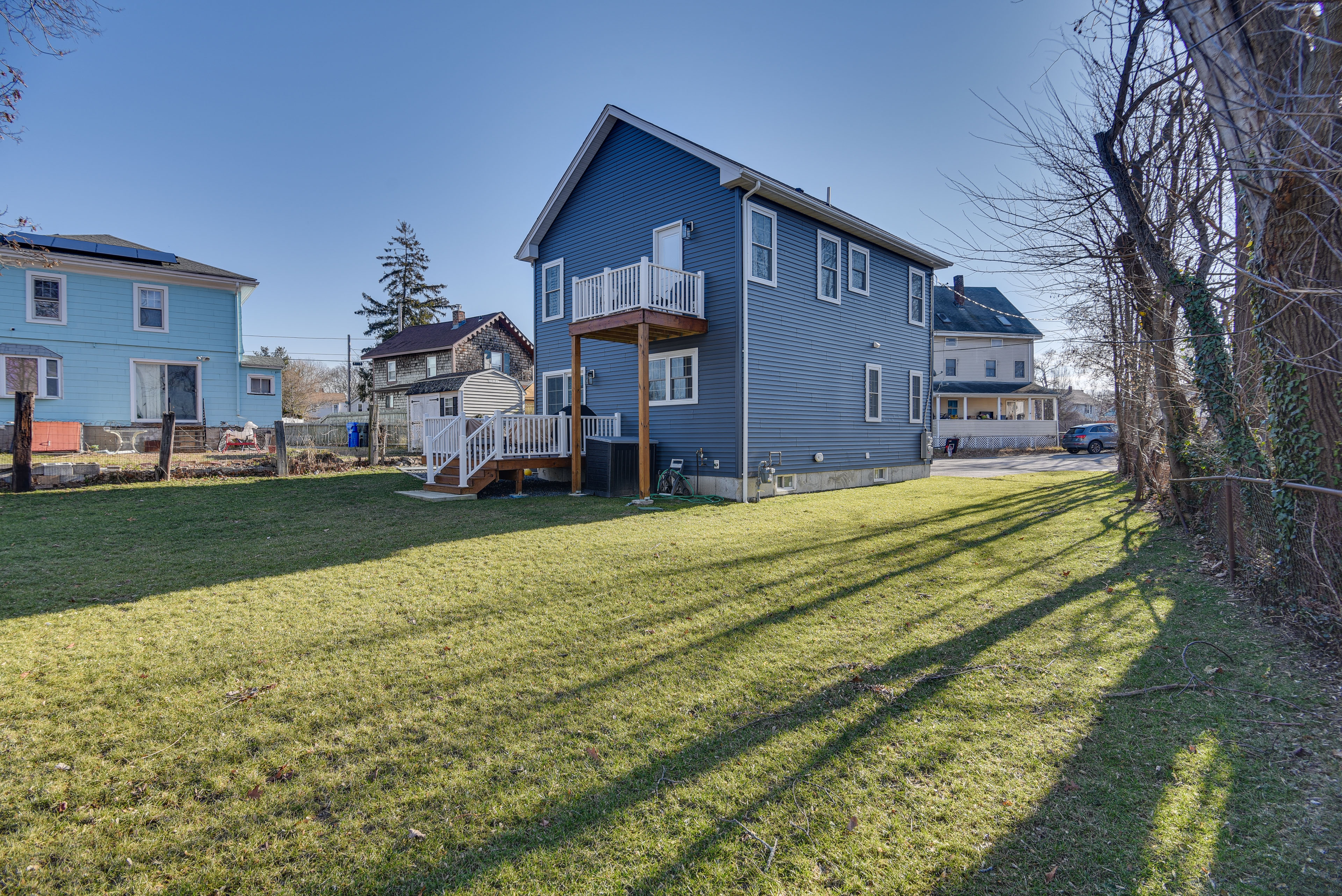 Renovated Family Home on Providence River!