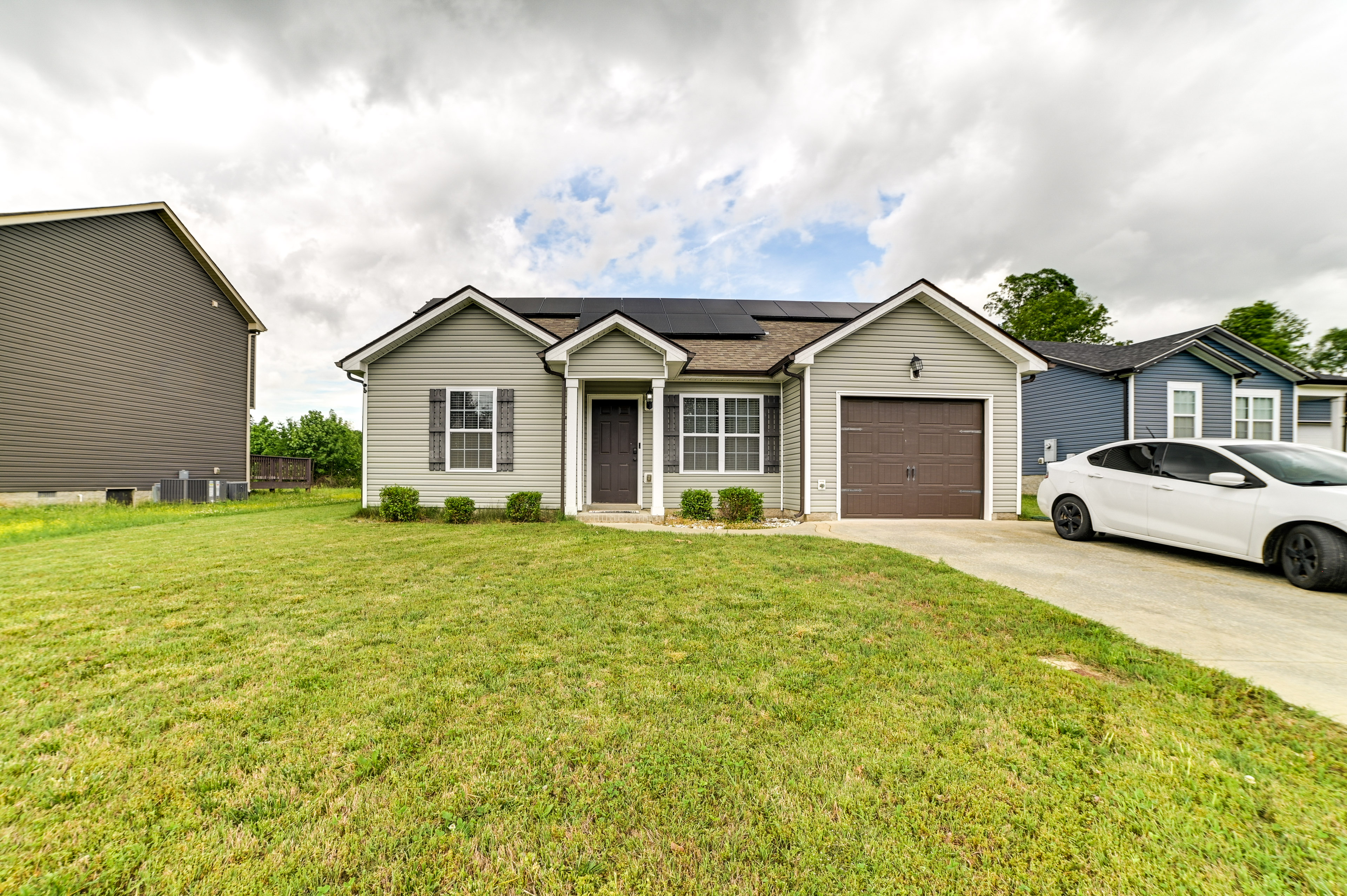 Property Image 2 - Family-Friendly Home: 9 Mi to Clarksville Speedway