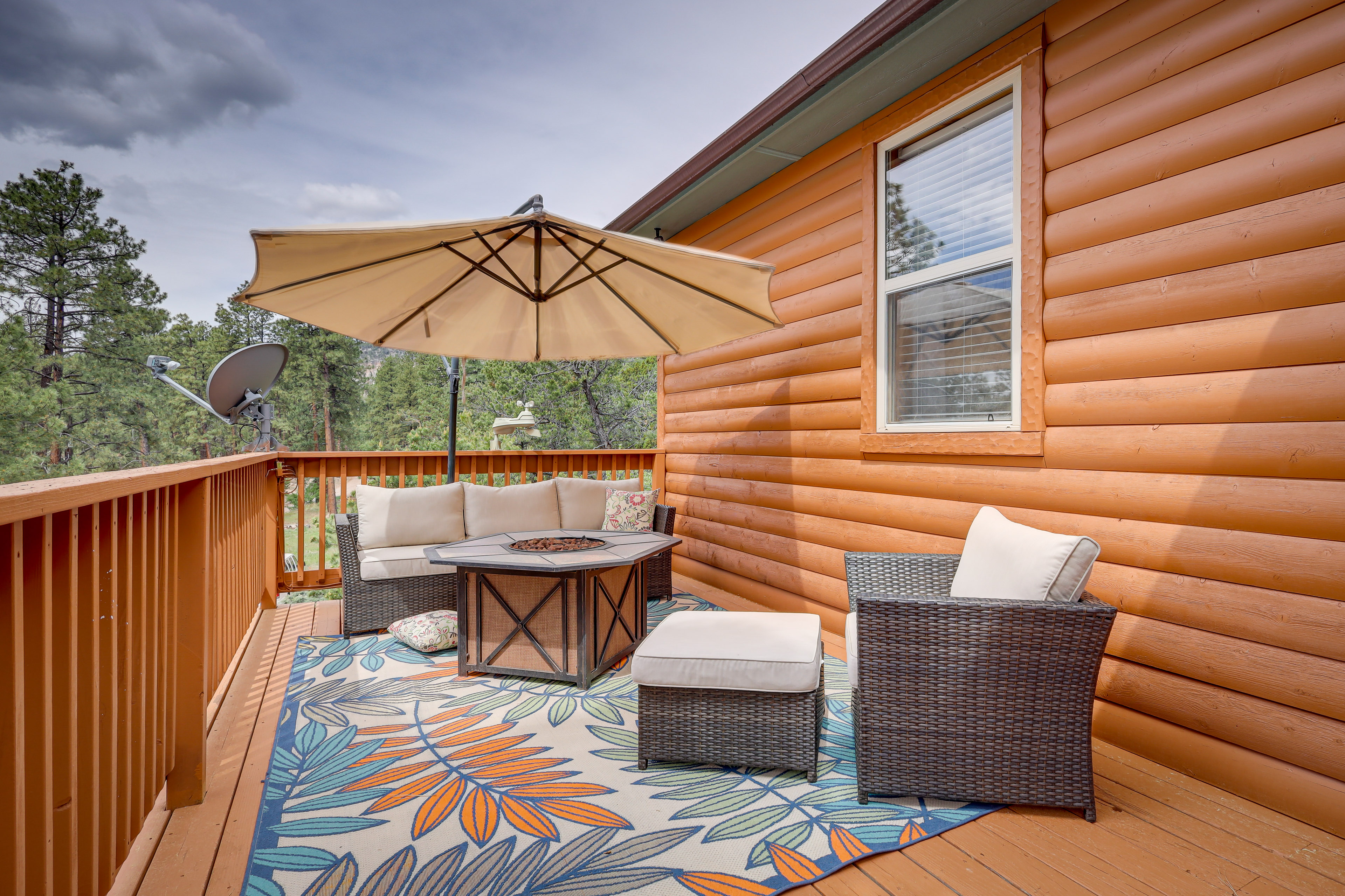 Property Image 2 - Jemez Springs Cabin w/ Deck + Mountain Views!