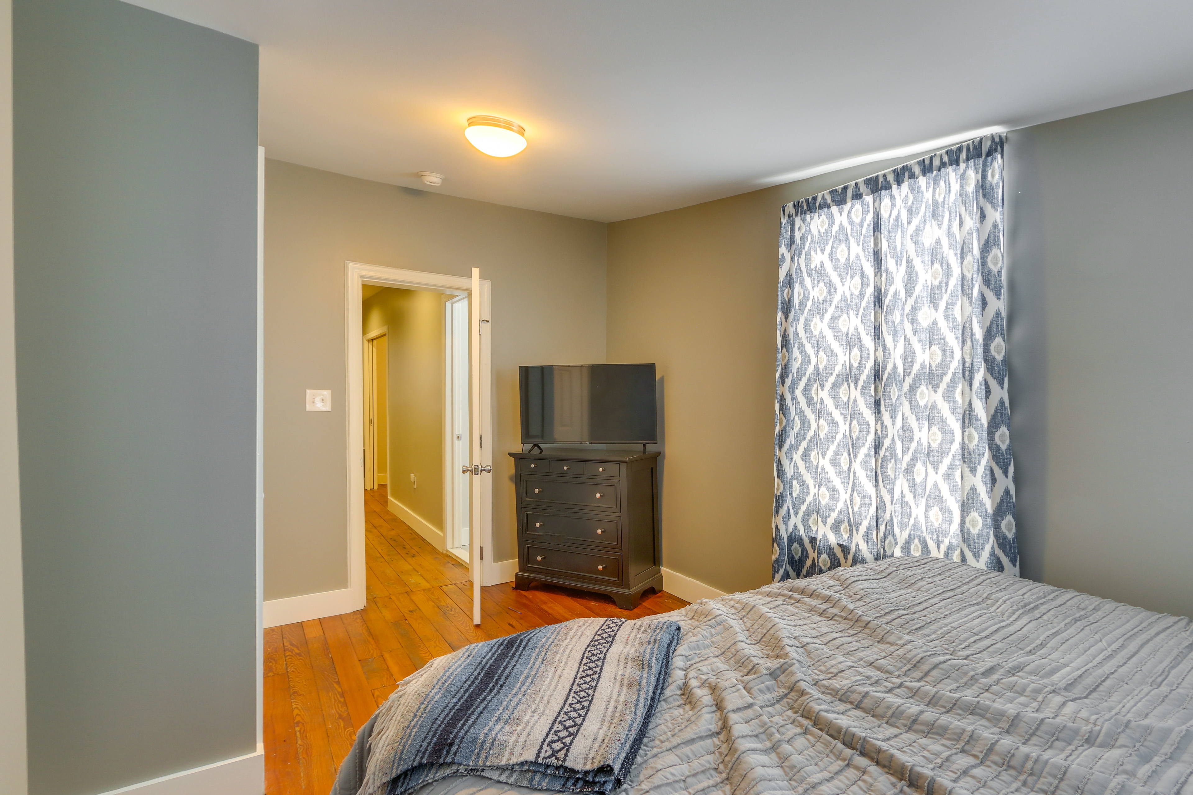 Cozy Maryland Abode - Gas Grill, Near Devil’s Den!