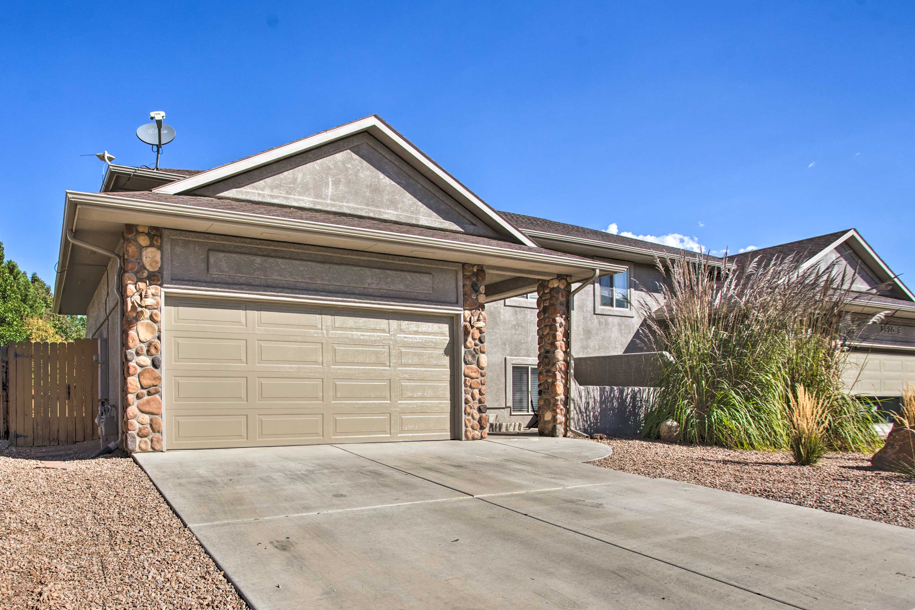 Pet-Friendly Grand Junction Townhome with Yard! - Home Rental in Grand ...