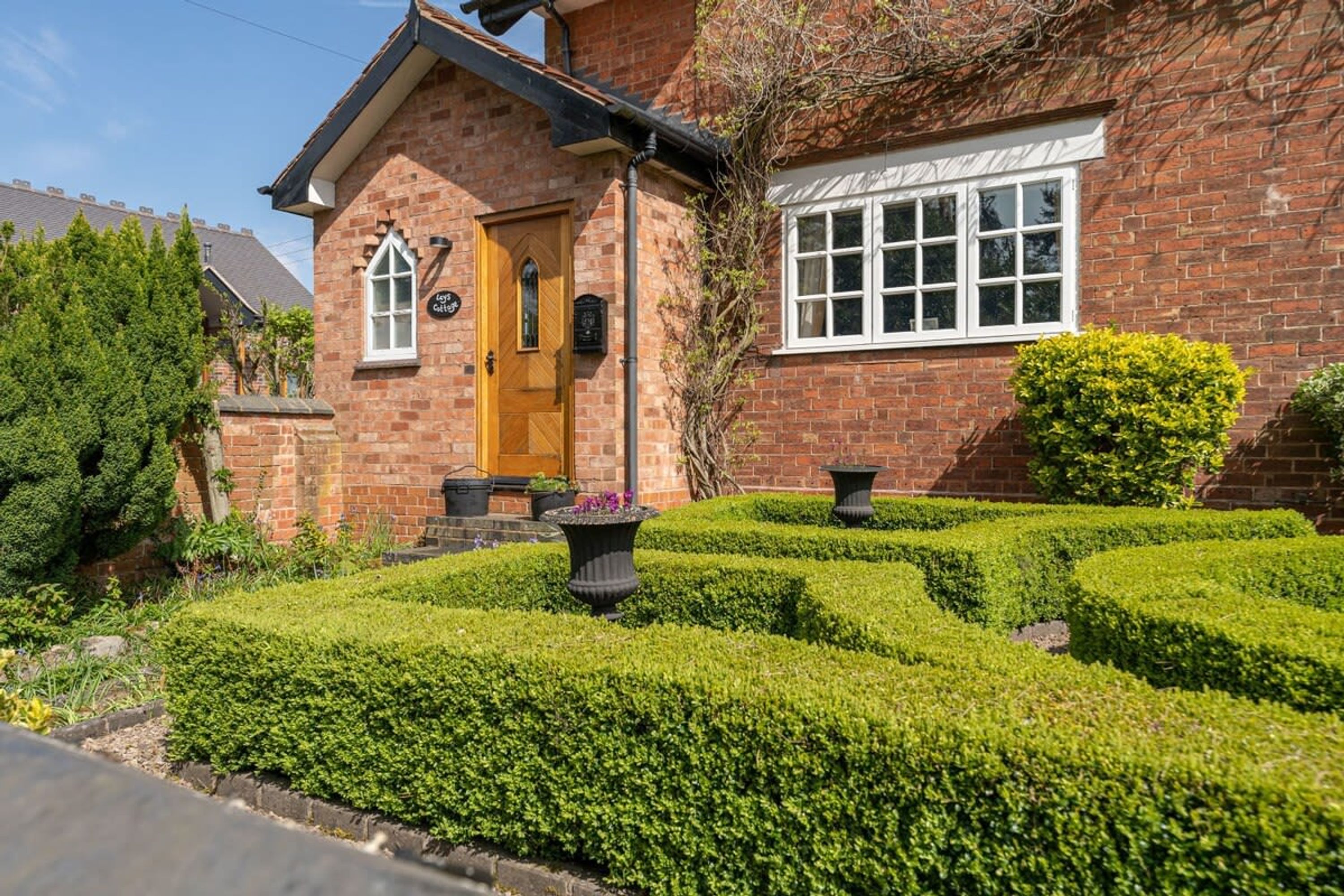 Property Image 1 - Beautiful Country Cottage for up to 8 people