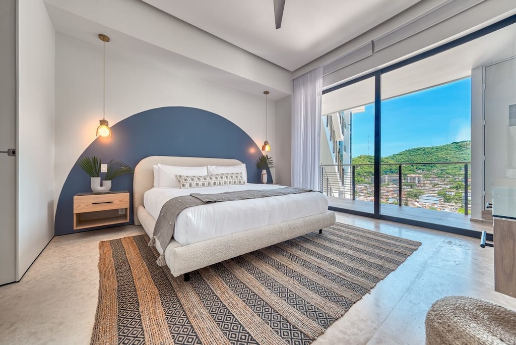 Main bedroom with King-size bed