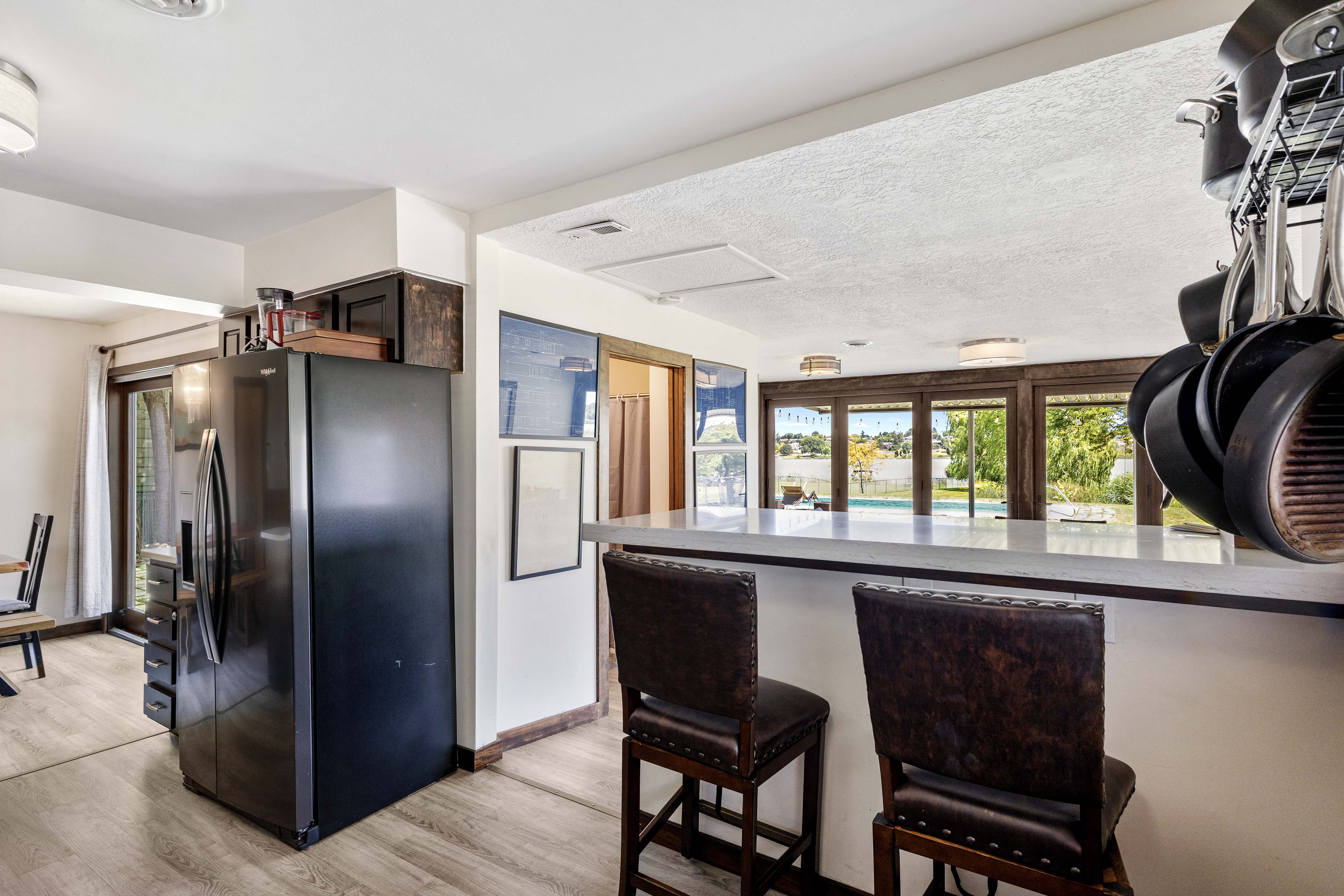 Lakefront Washington Home w/ Private Pool & Sauna