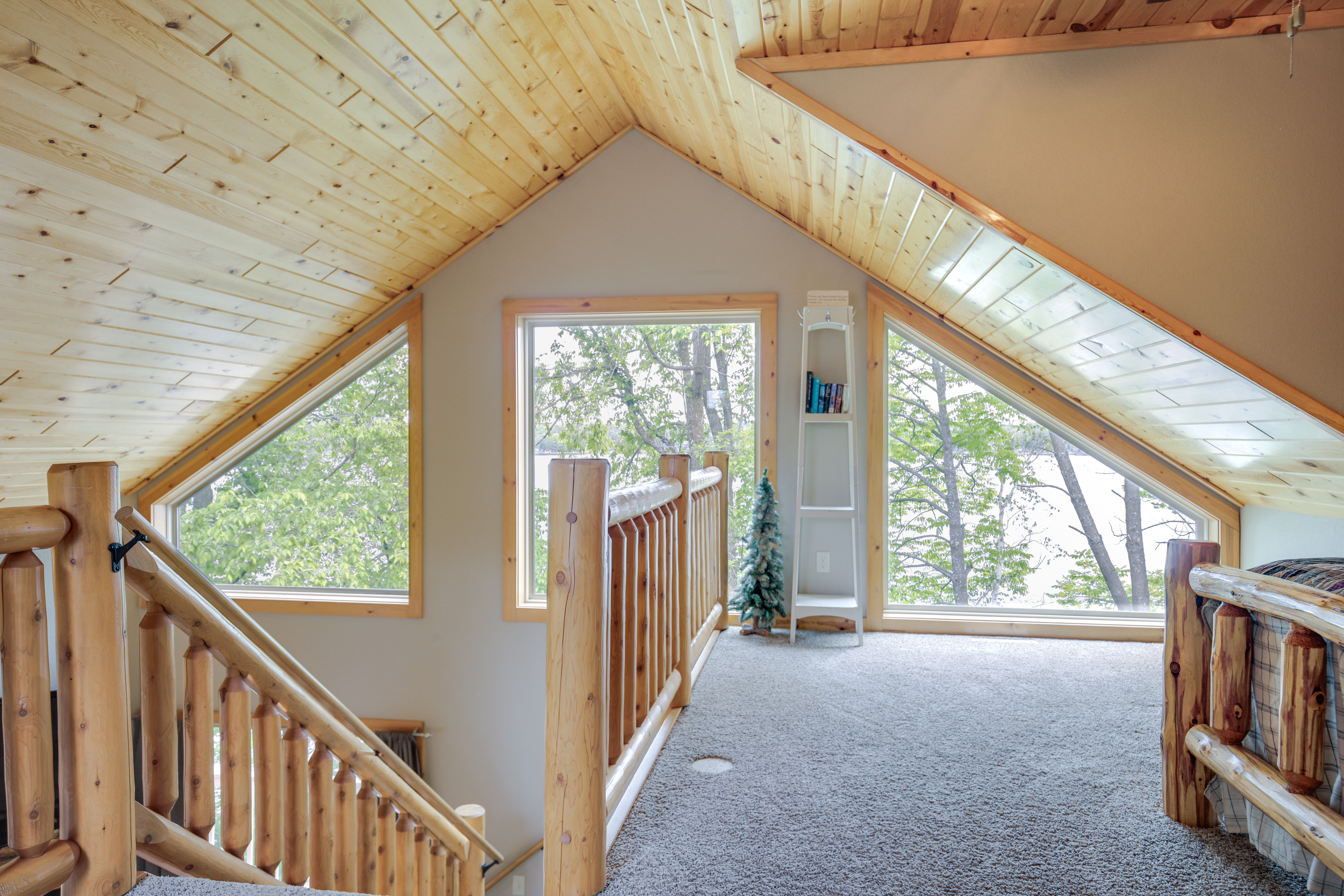 Lakefront Wisconsin Cabin: Dock, Walk to Beach!