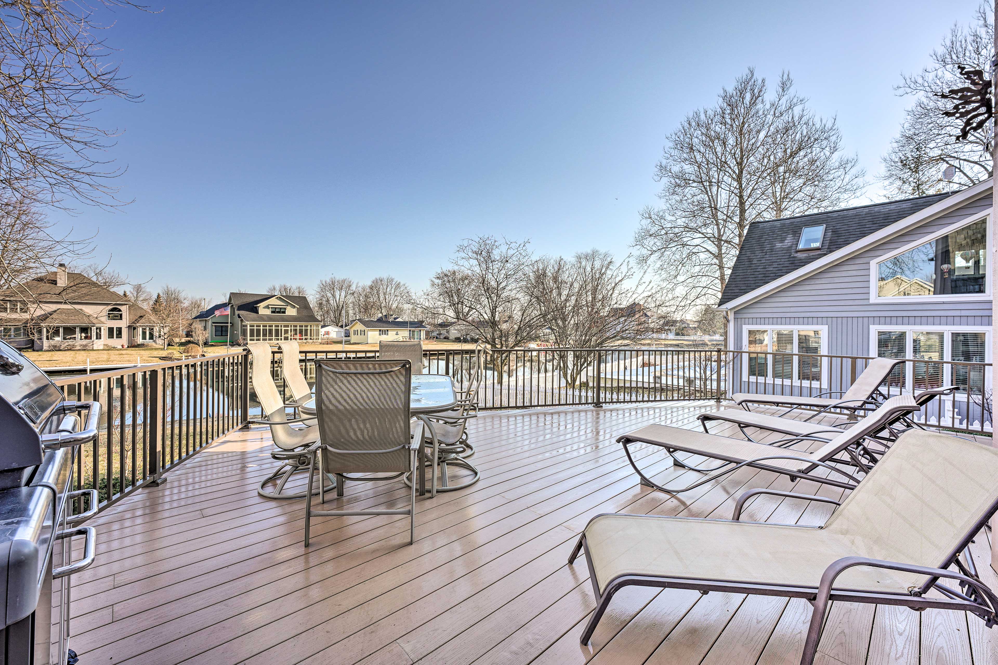 Property Image 2 - Spacious Syracuse Getaway w/ Waterfront Deck!