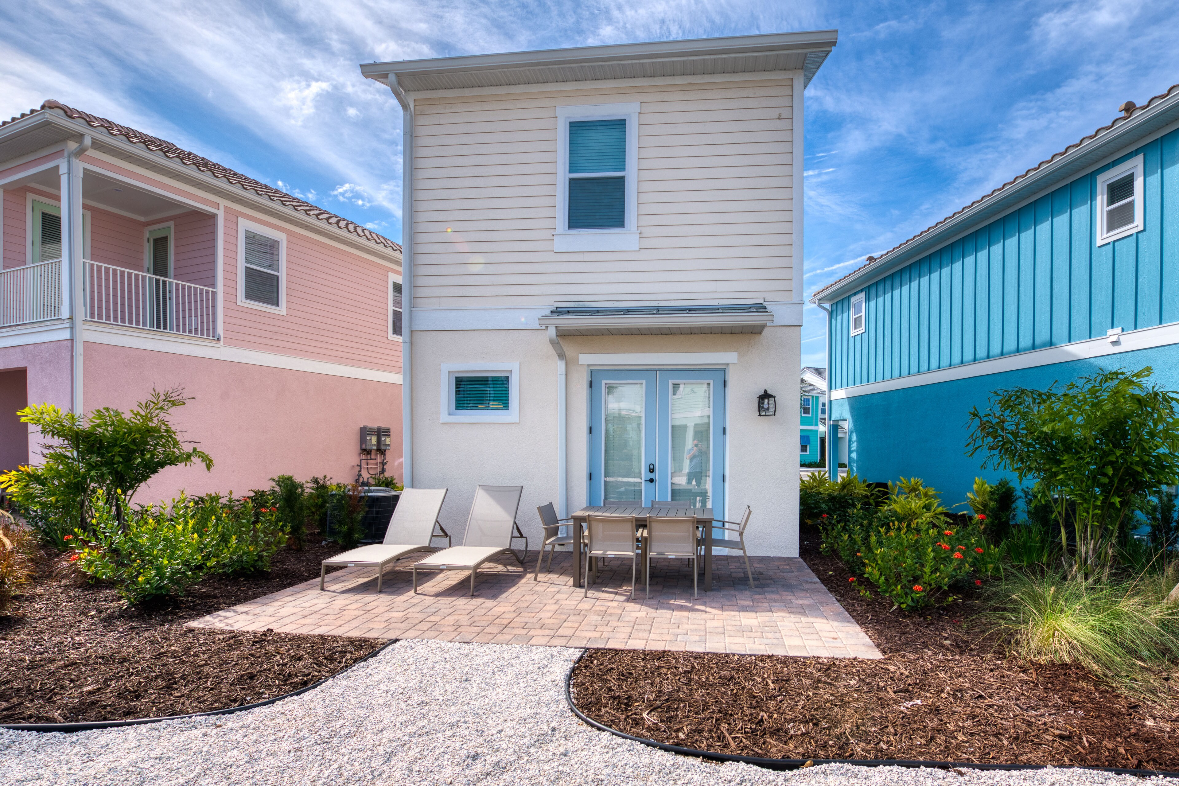 Property Image 2 - Sandy Shores Cottage near Disney with Margaritaville Resort Access - 8077KD