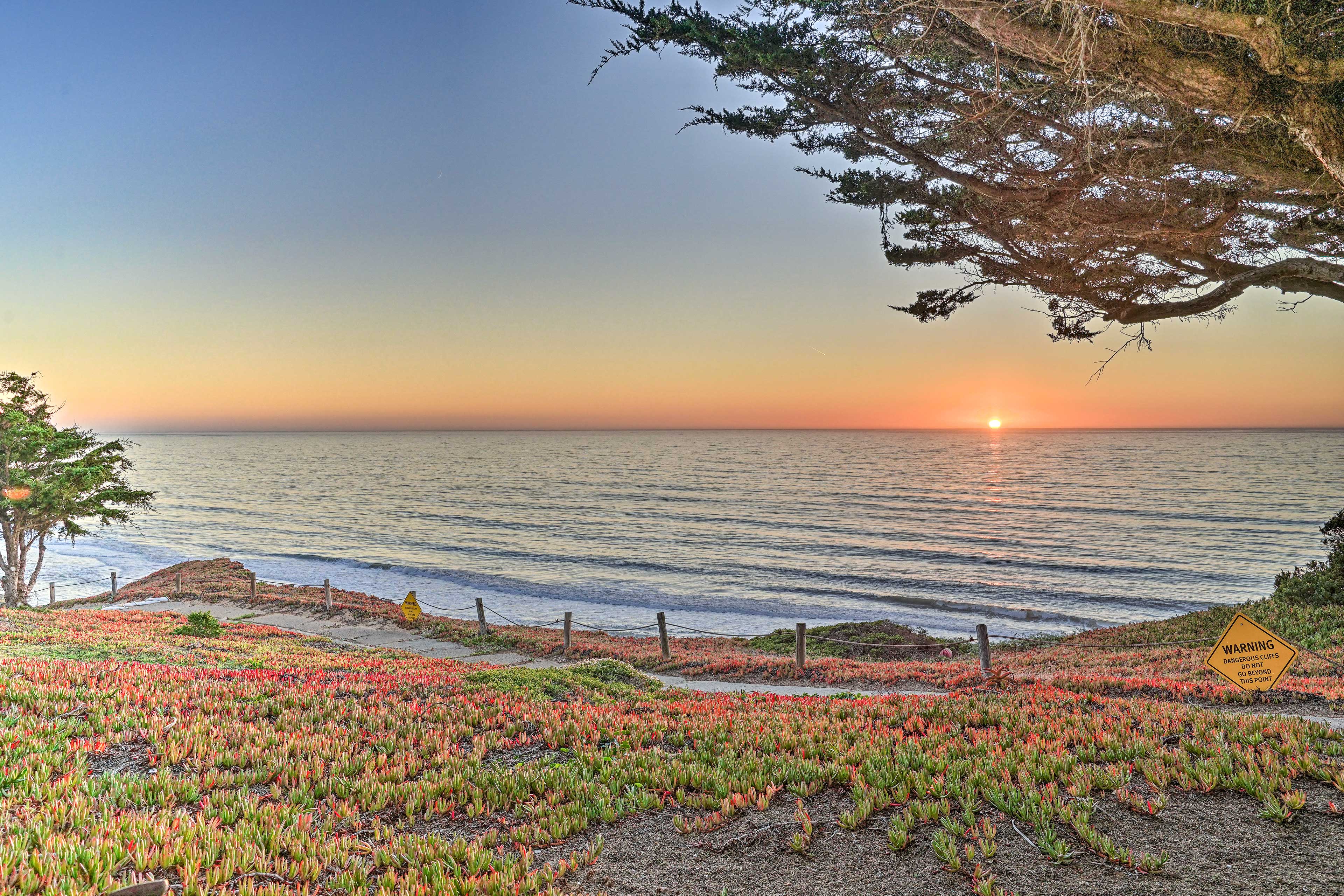 Property Image 2 - Cliffside Pacifica Hideaway: Unbeatable View!