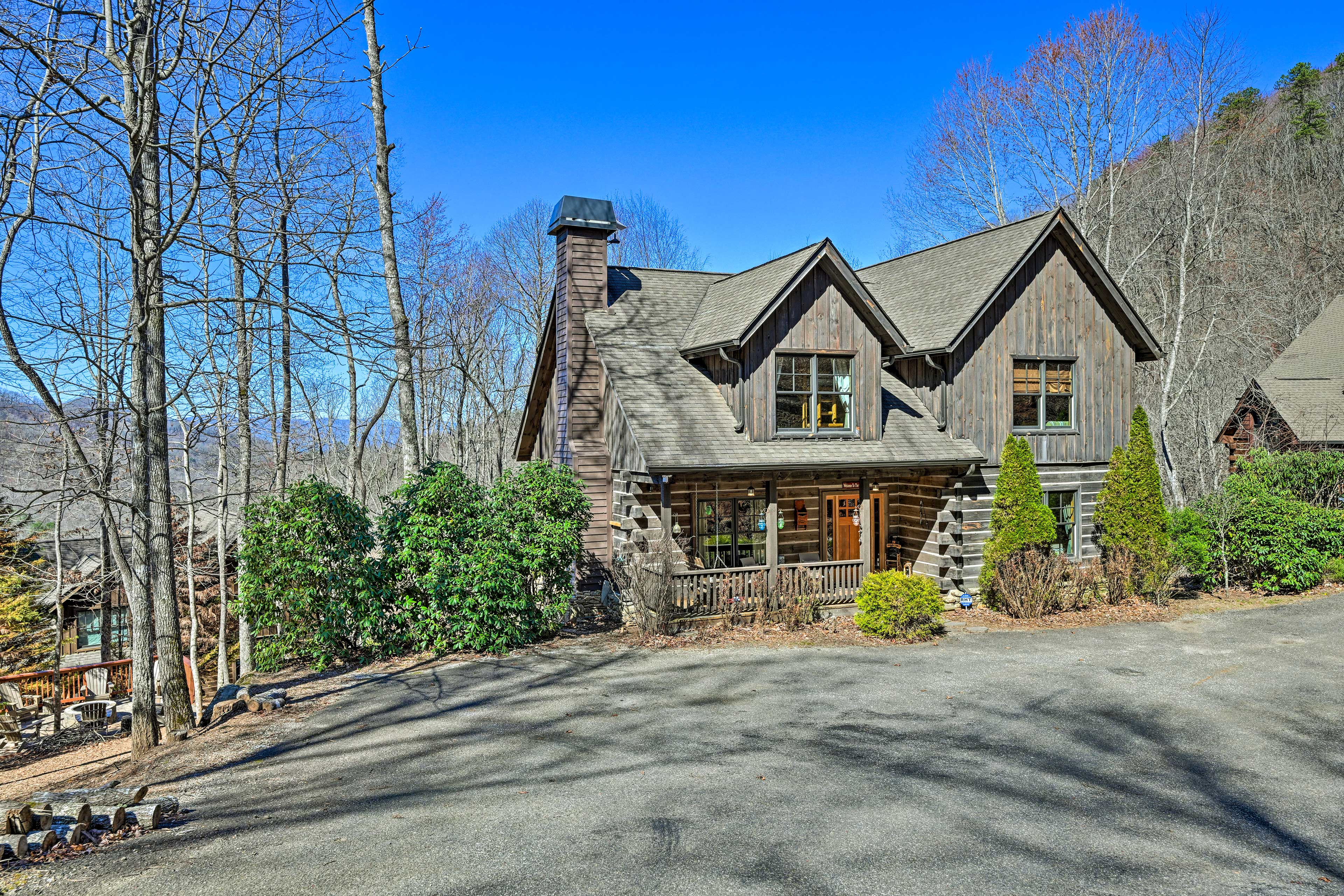 Property Image 1 - Hot Tub & Deck: Getaway Near Nantahala Gorge!