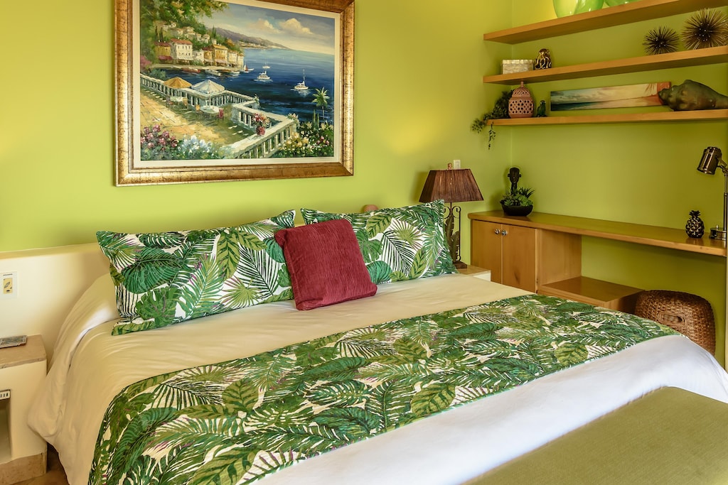 Bedroom with terrace access and view