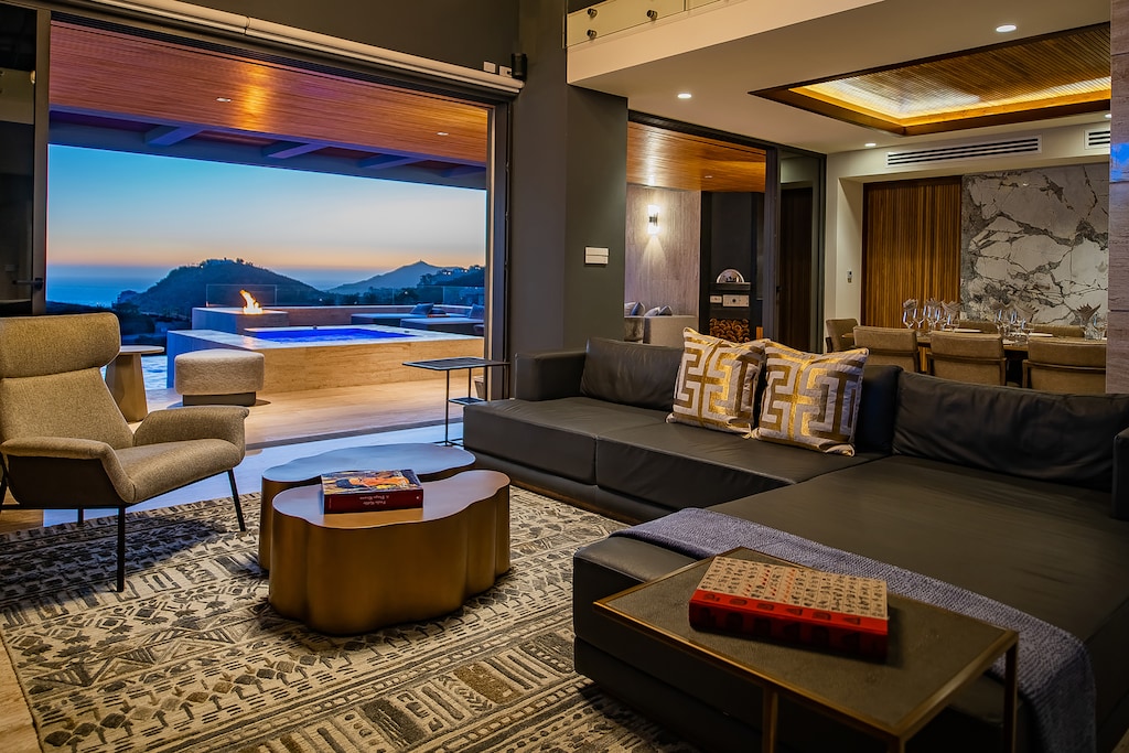 Spacious living room