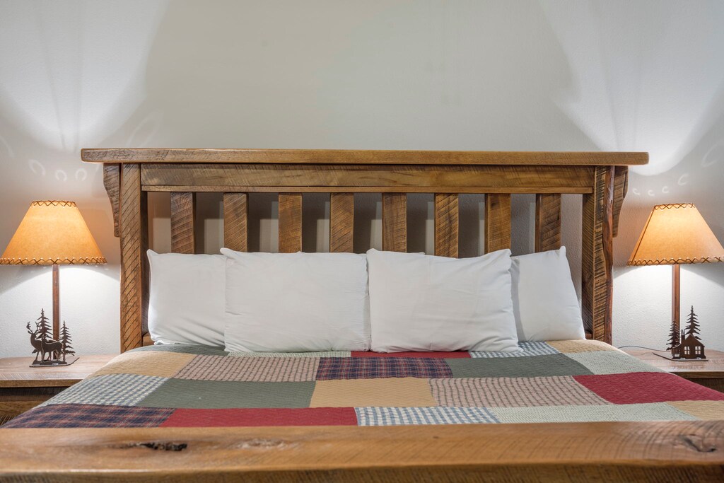 King Suite - King Bed