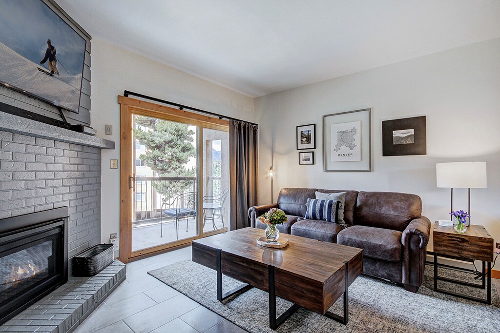 Living Area - Mountainwood 301 - Breckenridge Vacation Rental