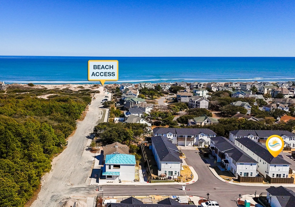 The nearby beach access is just a 1-minute walk away!