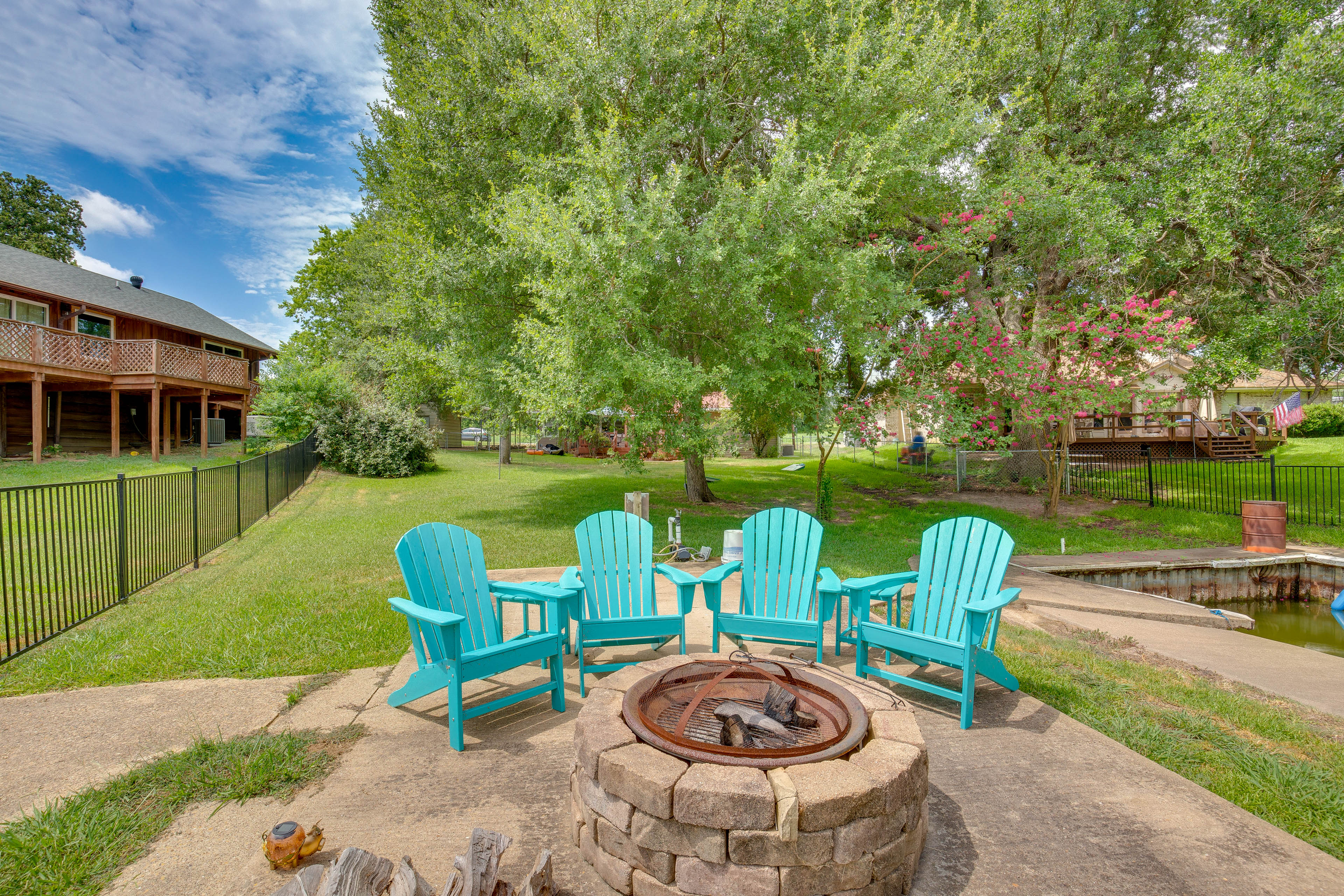 Waterfront Texas Retreat w/ Deck, Grill & Fire Pit