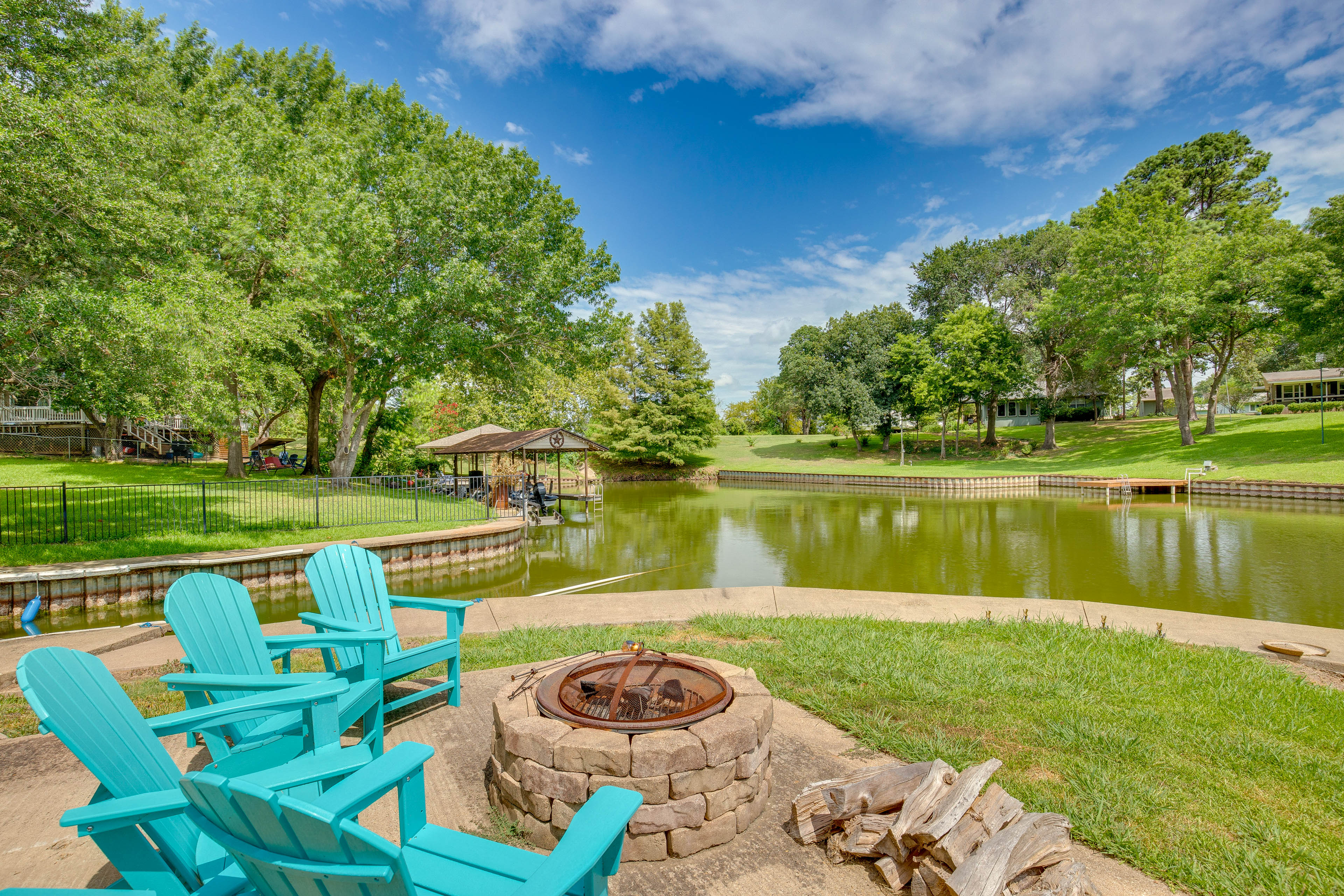 Property Image 1 - Waterfront Texas Retreat w/ Deck, Grill & Fire Pit