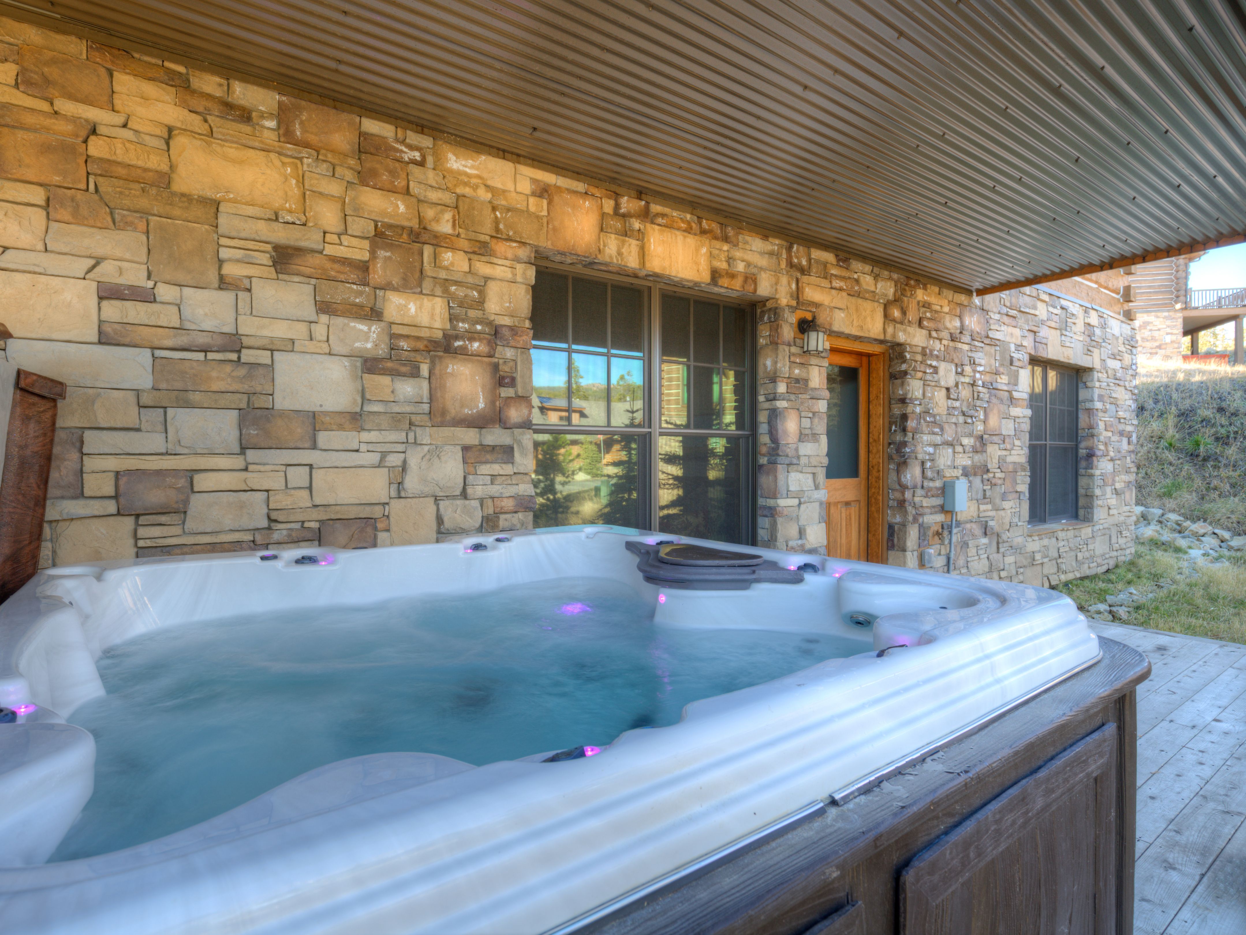 Powder Ridge Oglala 2B, Hot Tub, 2