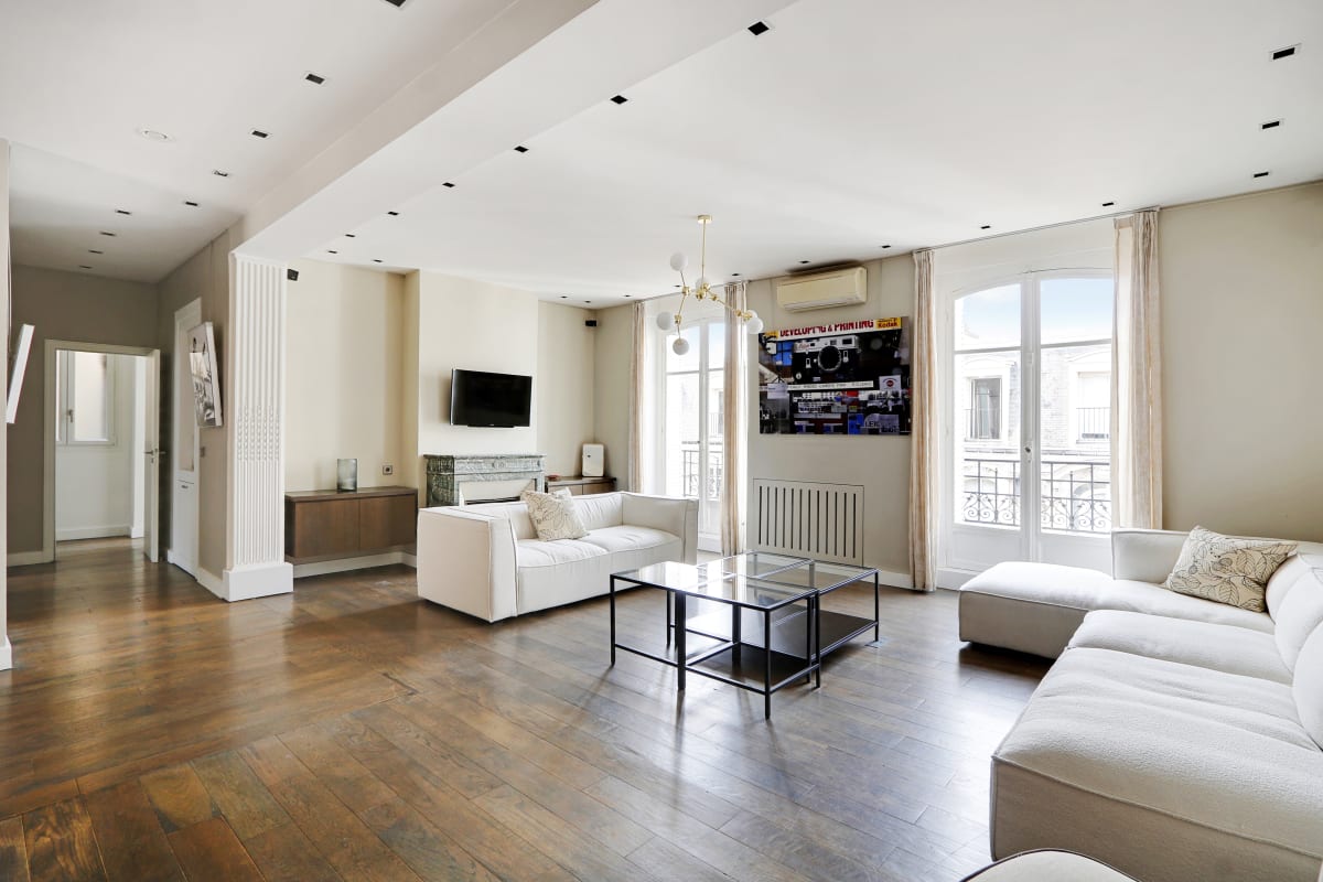 Property Image 1 - Stunning 3 BDR/2BA with A/C- Champs Elysées/Montaigne