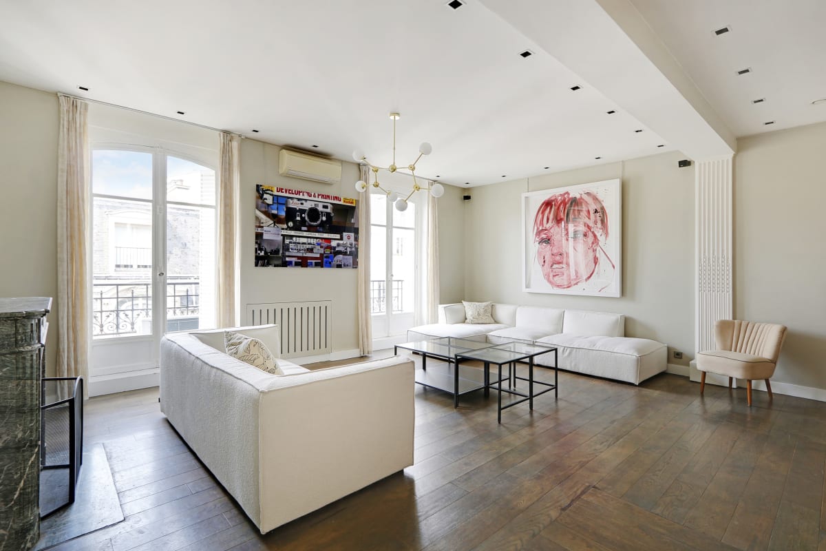 Property Image 2 - Stunning 3 BDR/2BA with A/C- Champs Elysées/Montaigne