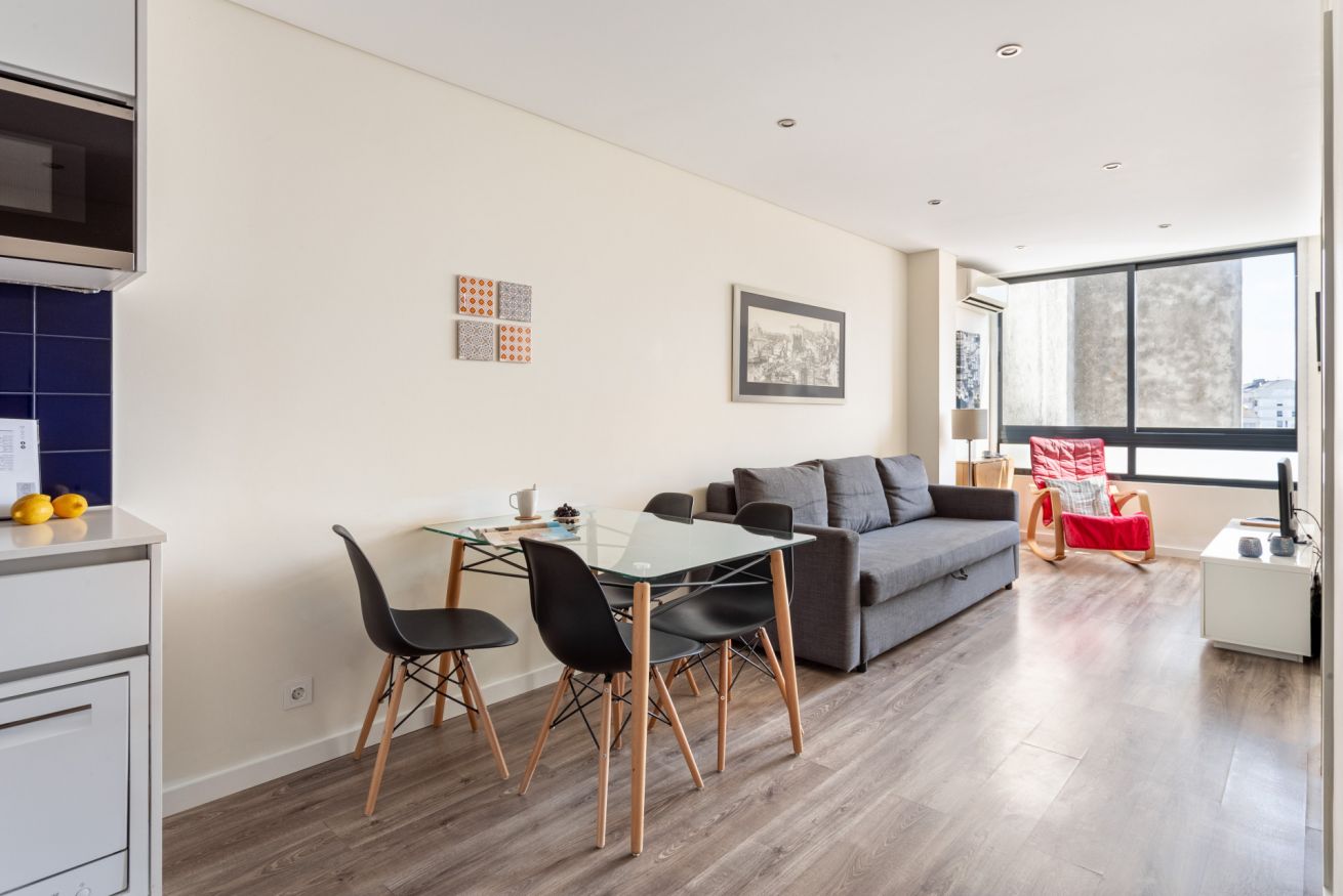 Property Image 2 - Modern 1-bed apartment in Porto