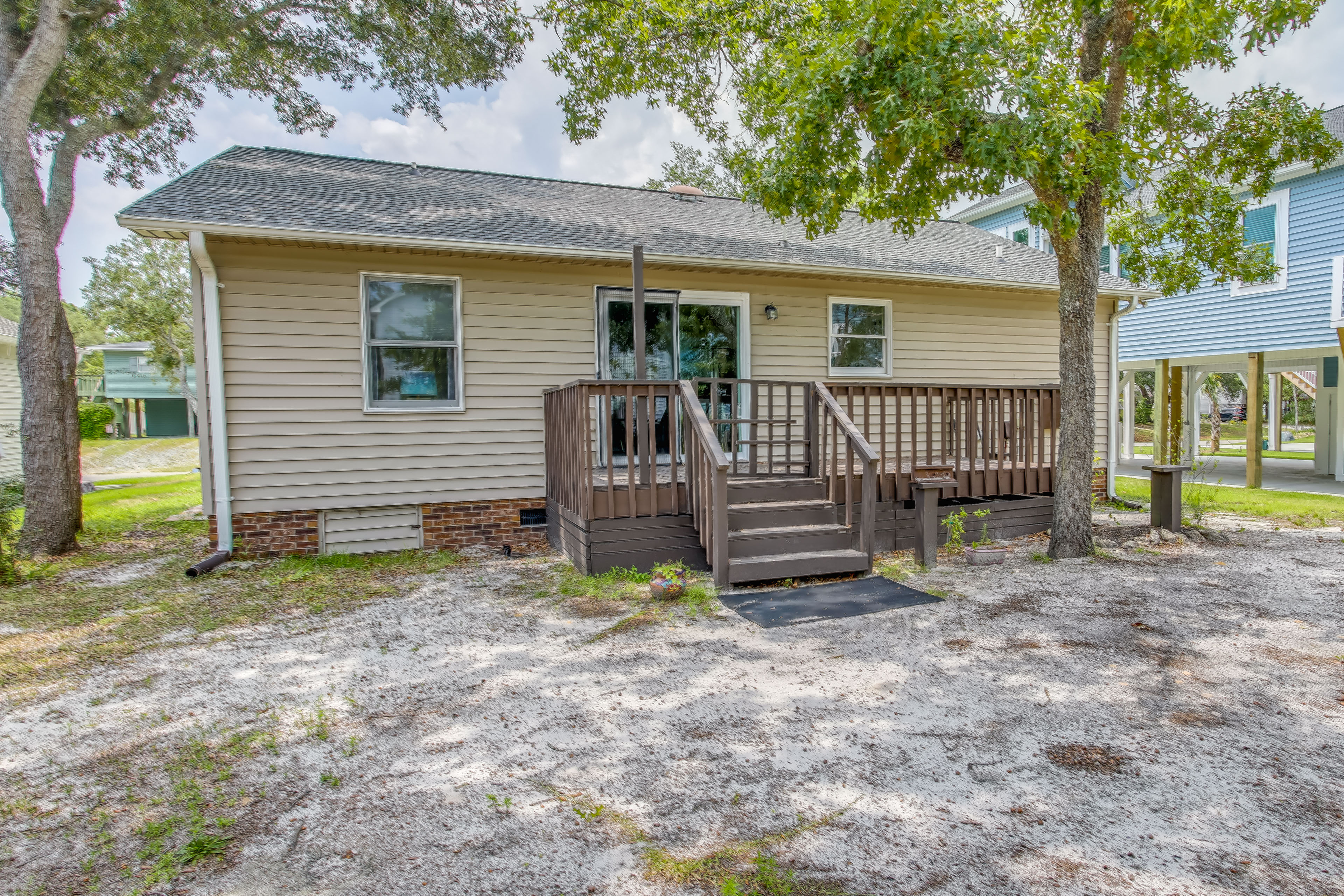 Property Image 2 - Dog-Friendly Oak Island Rental - 1 Mi to Beach!