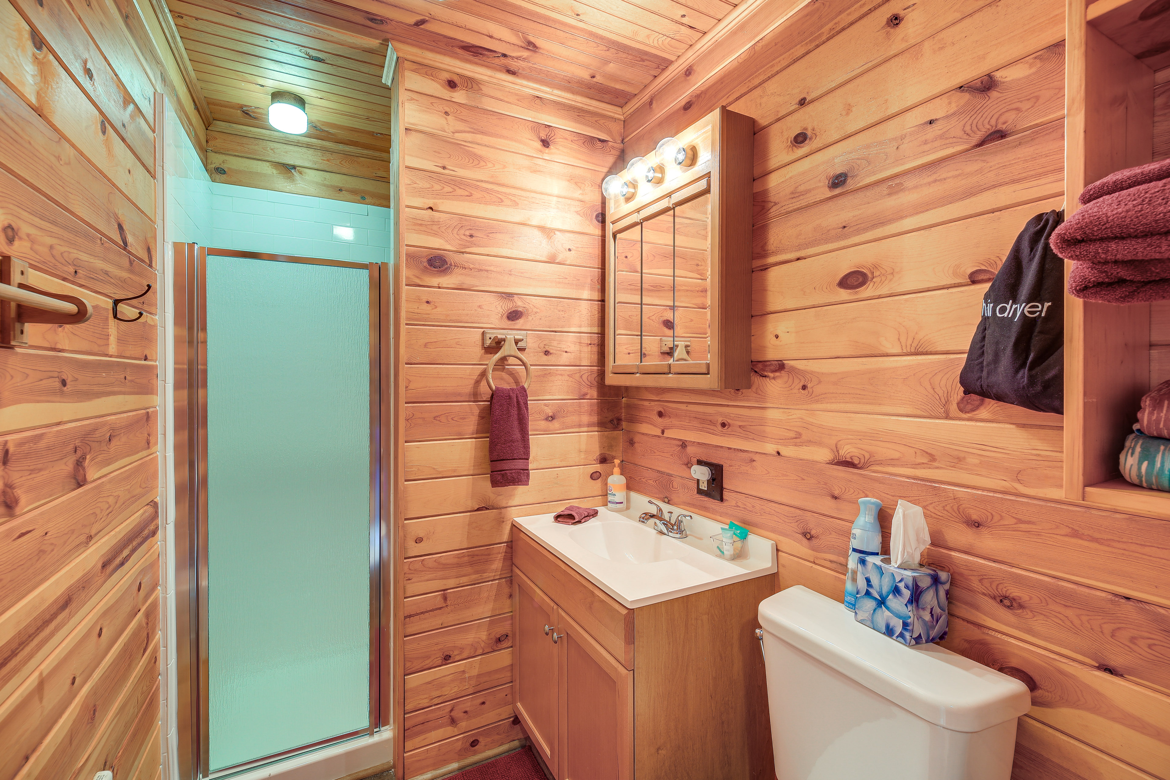Wraparound Deck & Hot Tub: Blue Ridge Mtn Cabin
