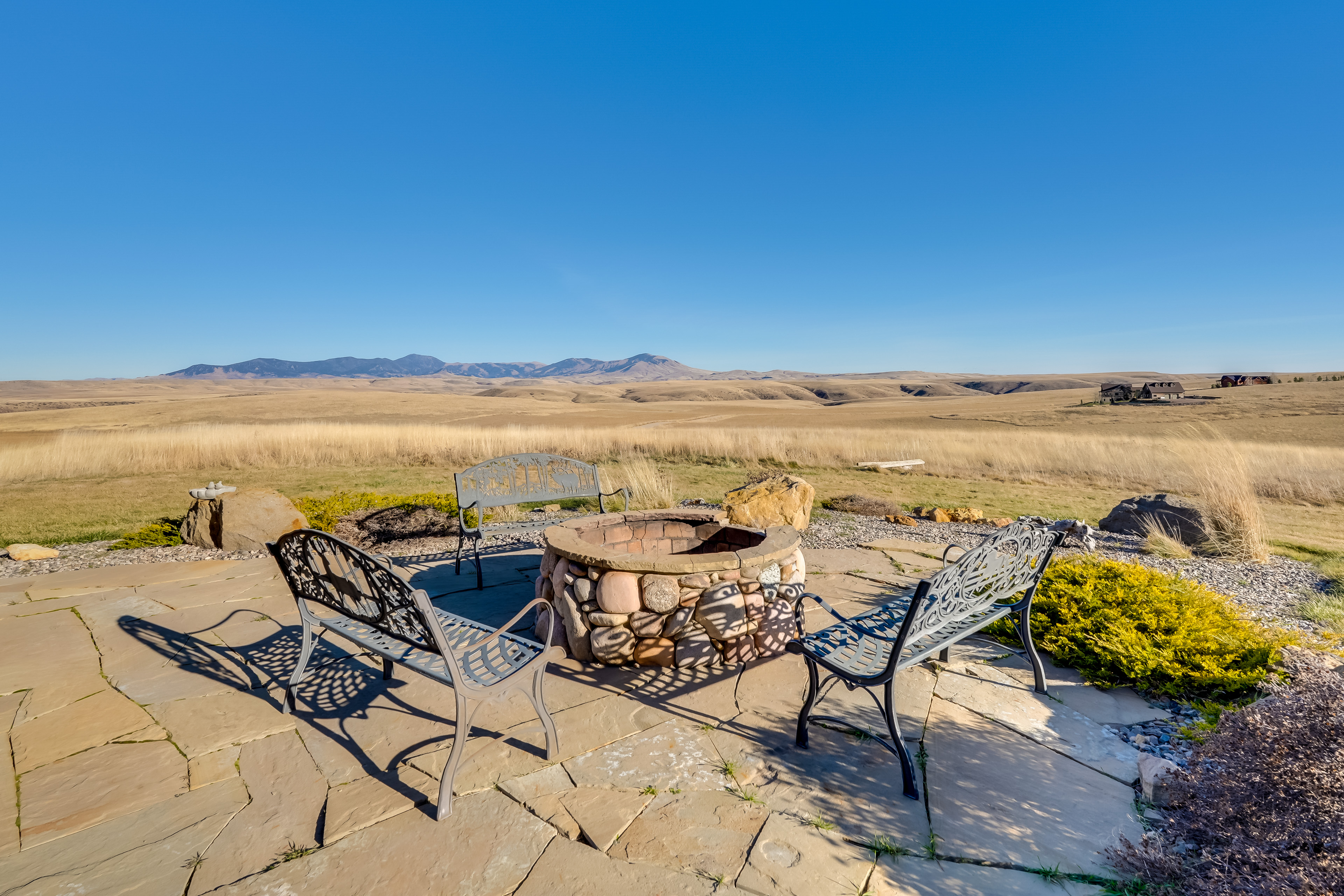 Property Image 2 - ’Free Spirit Ranch’ w/ Hot Tub & Mountain Views