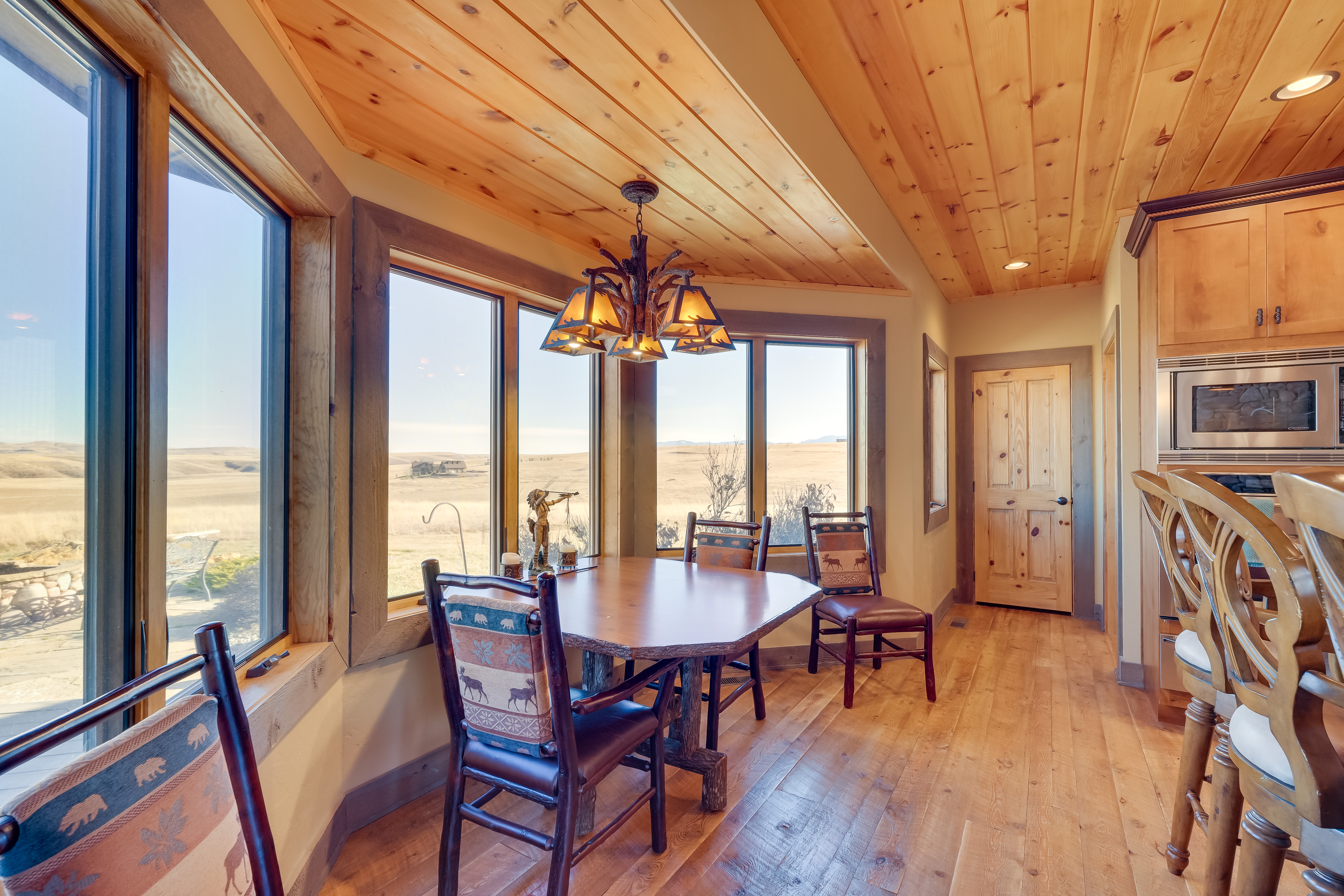 'Free Spirit Ranch' w/ Hot Tub & Mountain Views